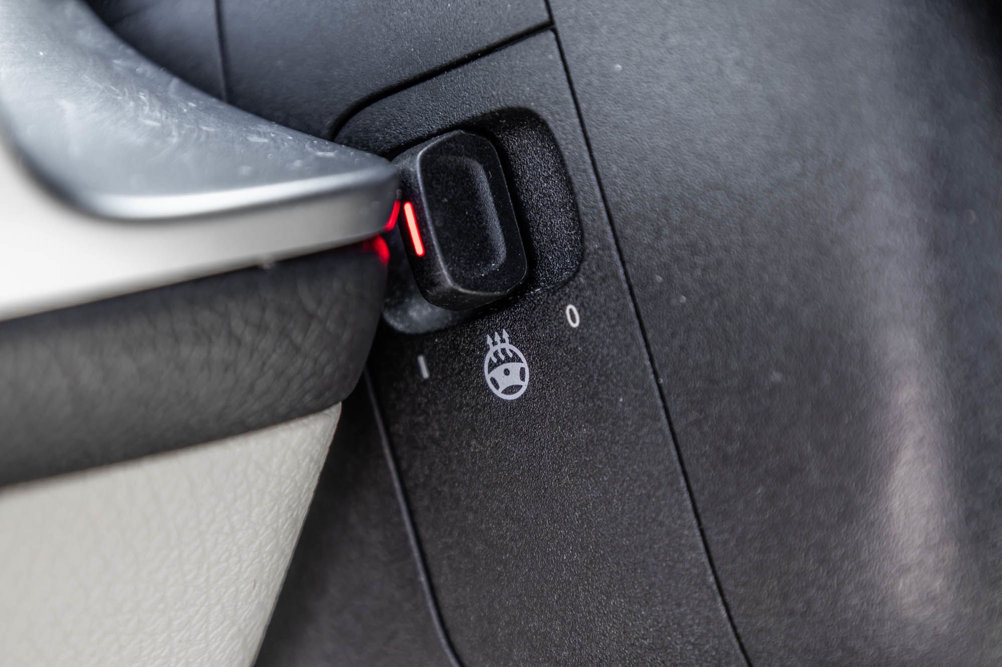 Mercedes-Benz GLB250  2025