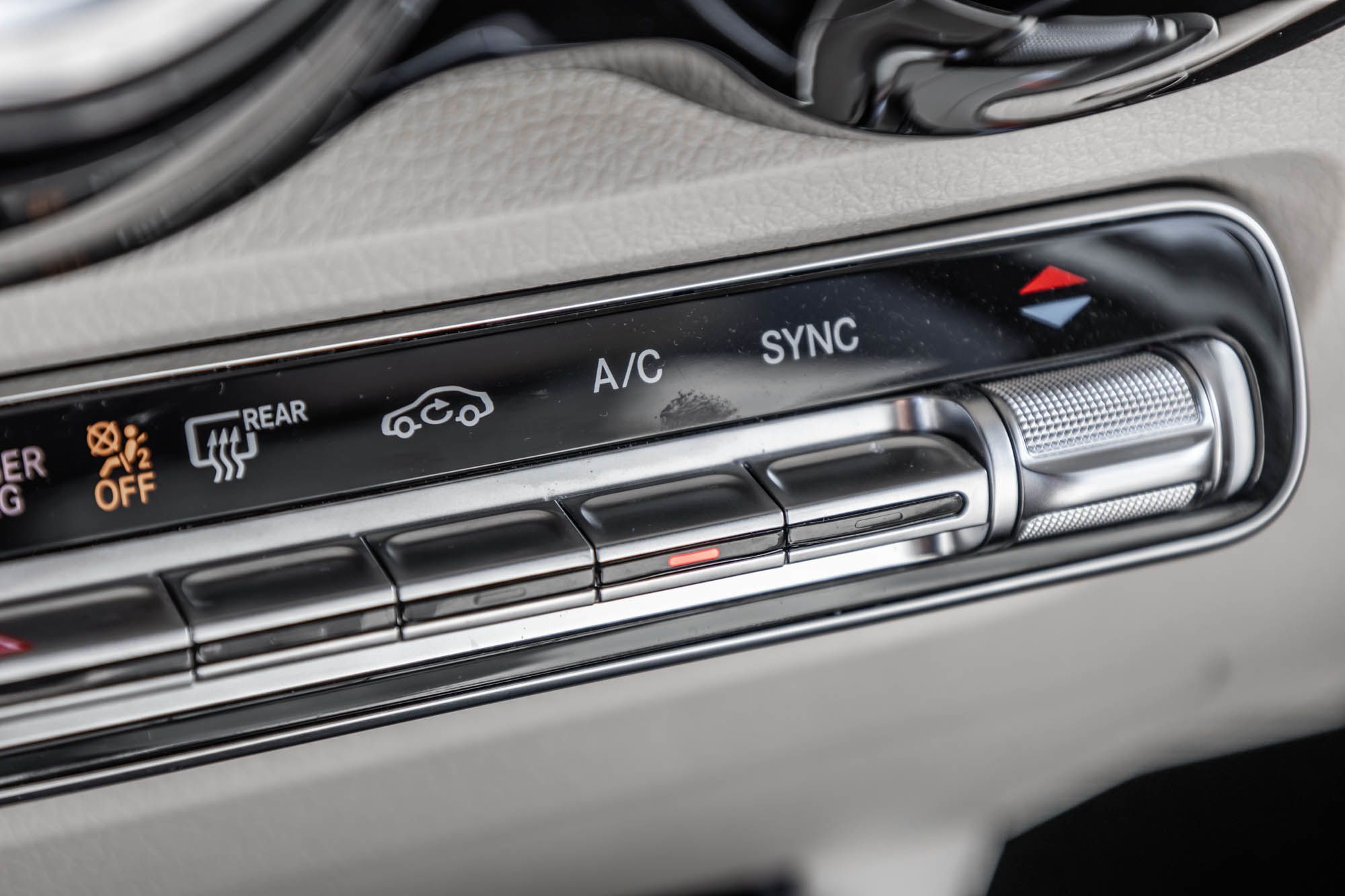 Mercedes-Benz GLB250  2025