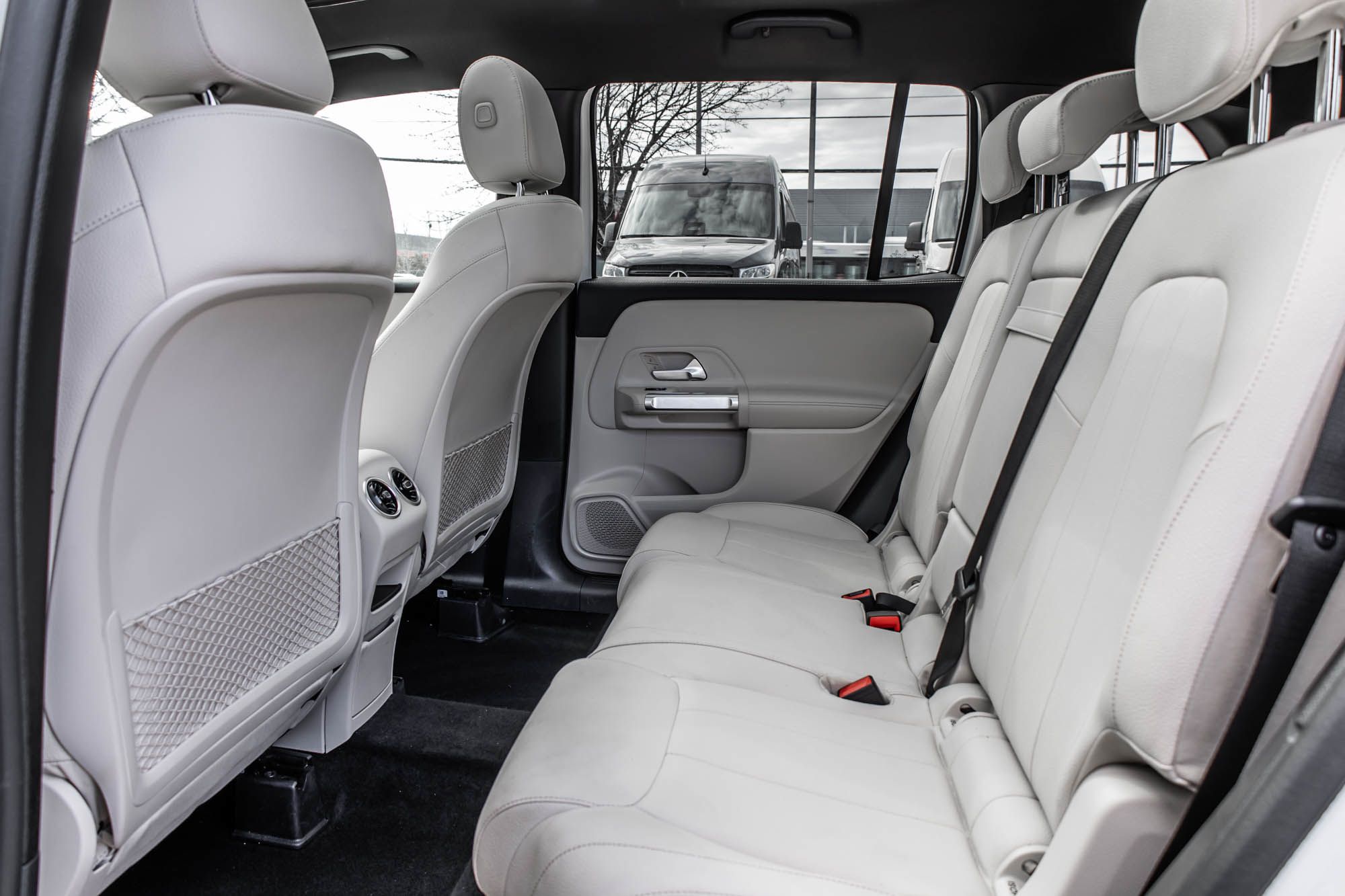 Mercedes-Benz GLB250  2025