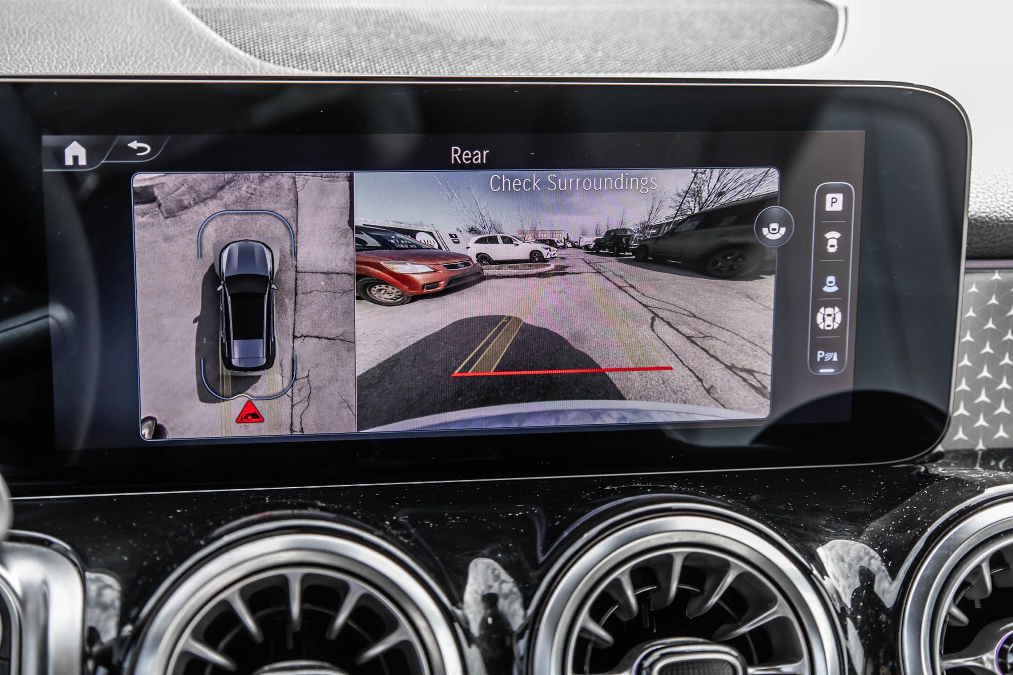 Mercedes-Benz GLB250  2025