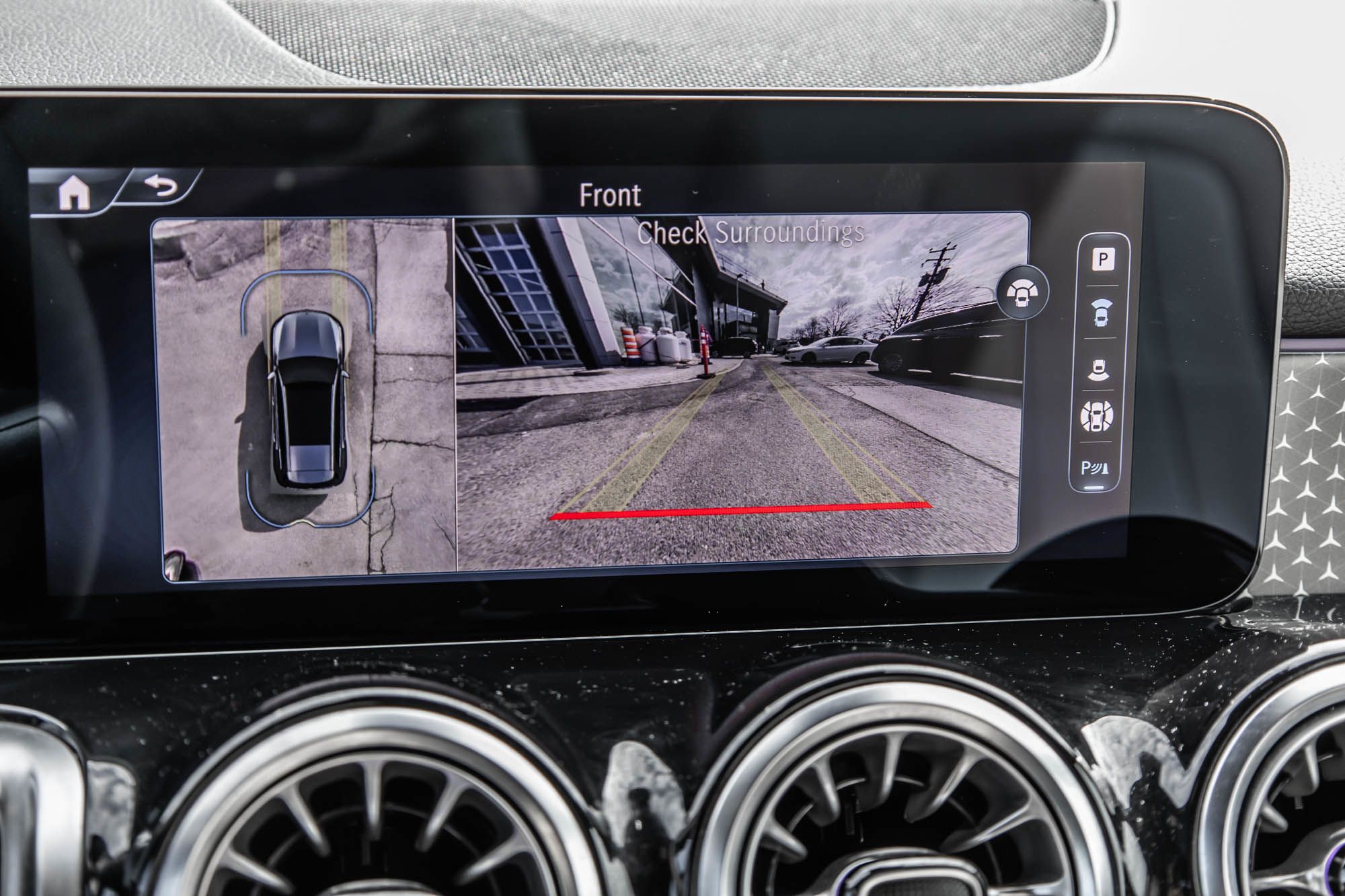 Mercedes-Benz GLB250  2025