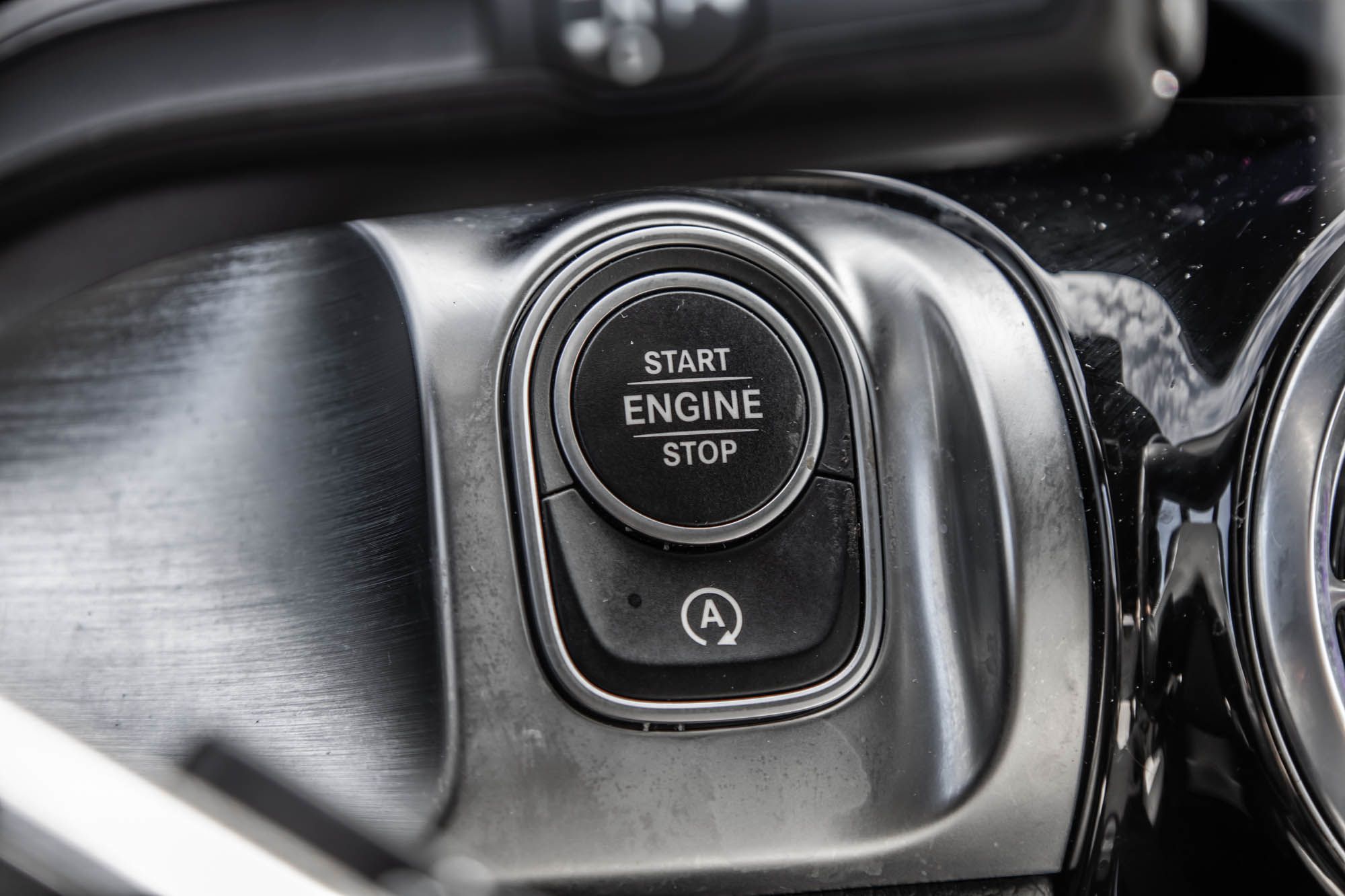 Mercedes-Benz GLB250  2025