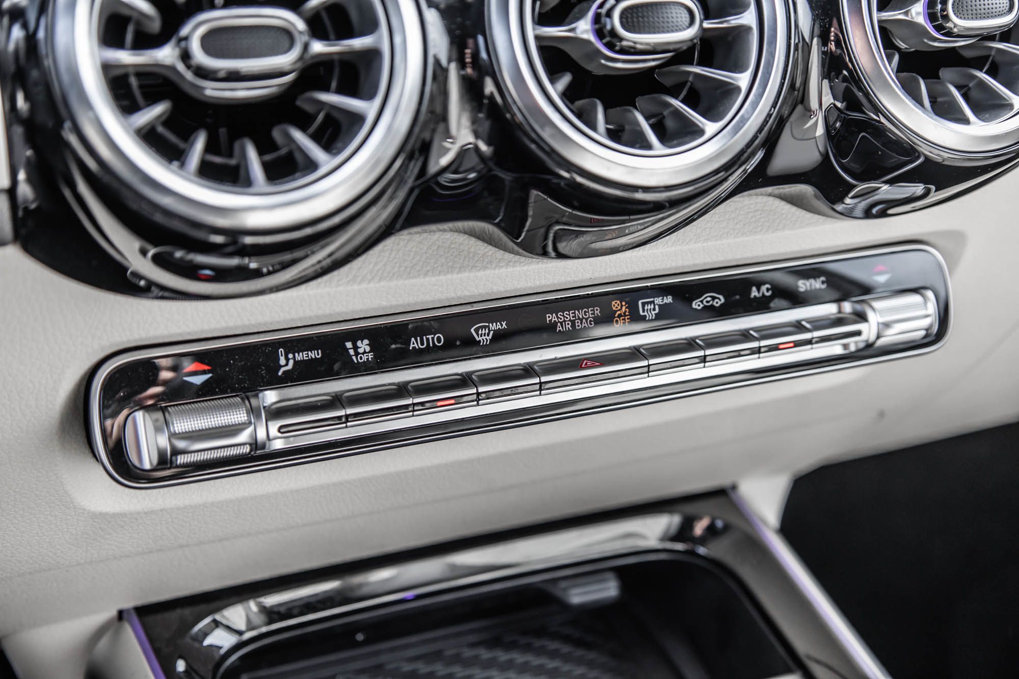 Mercedes-Benz GLB250  2025