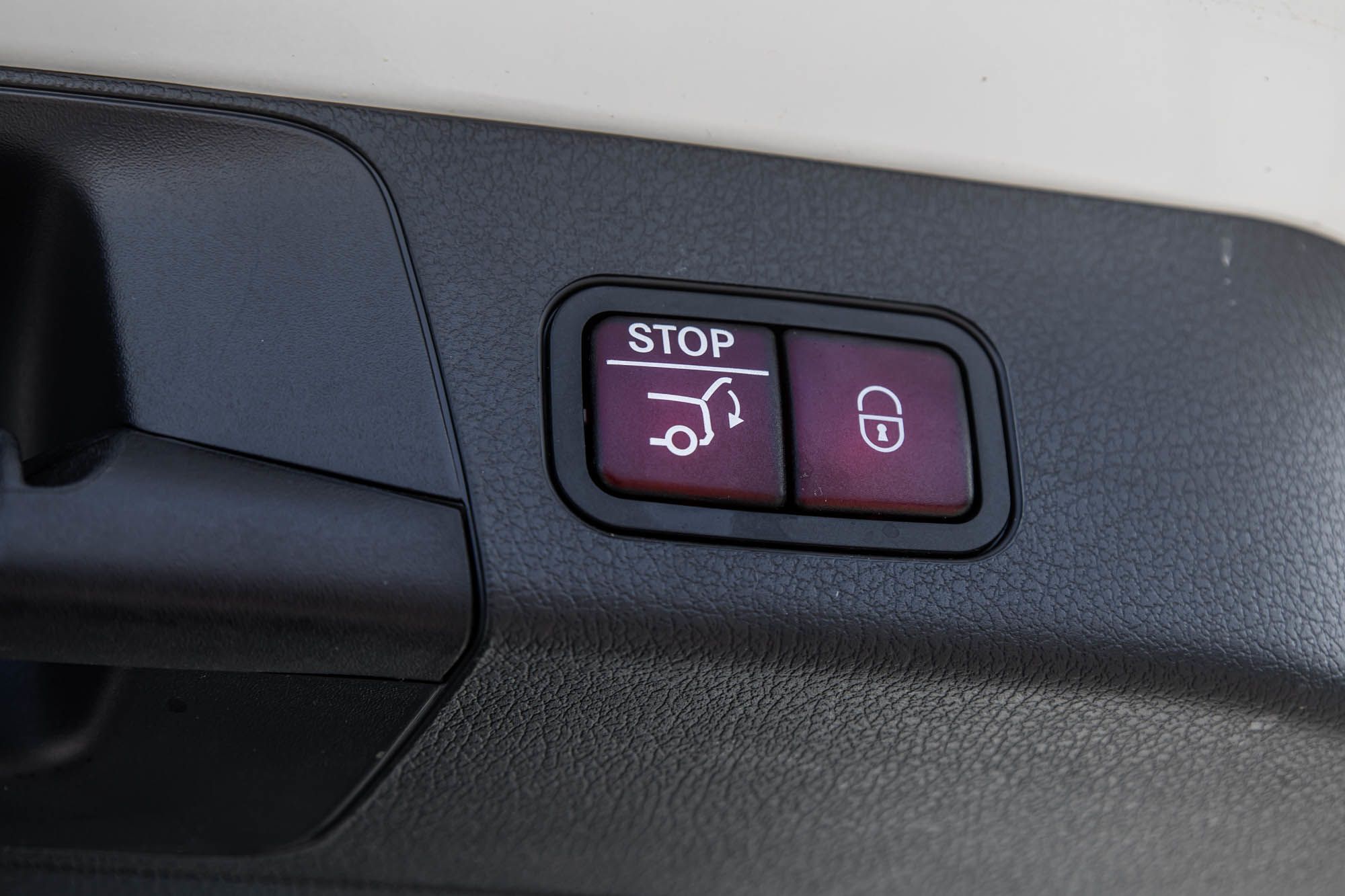 Mercedes-Benz GLB250  2025