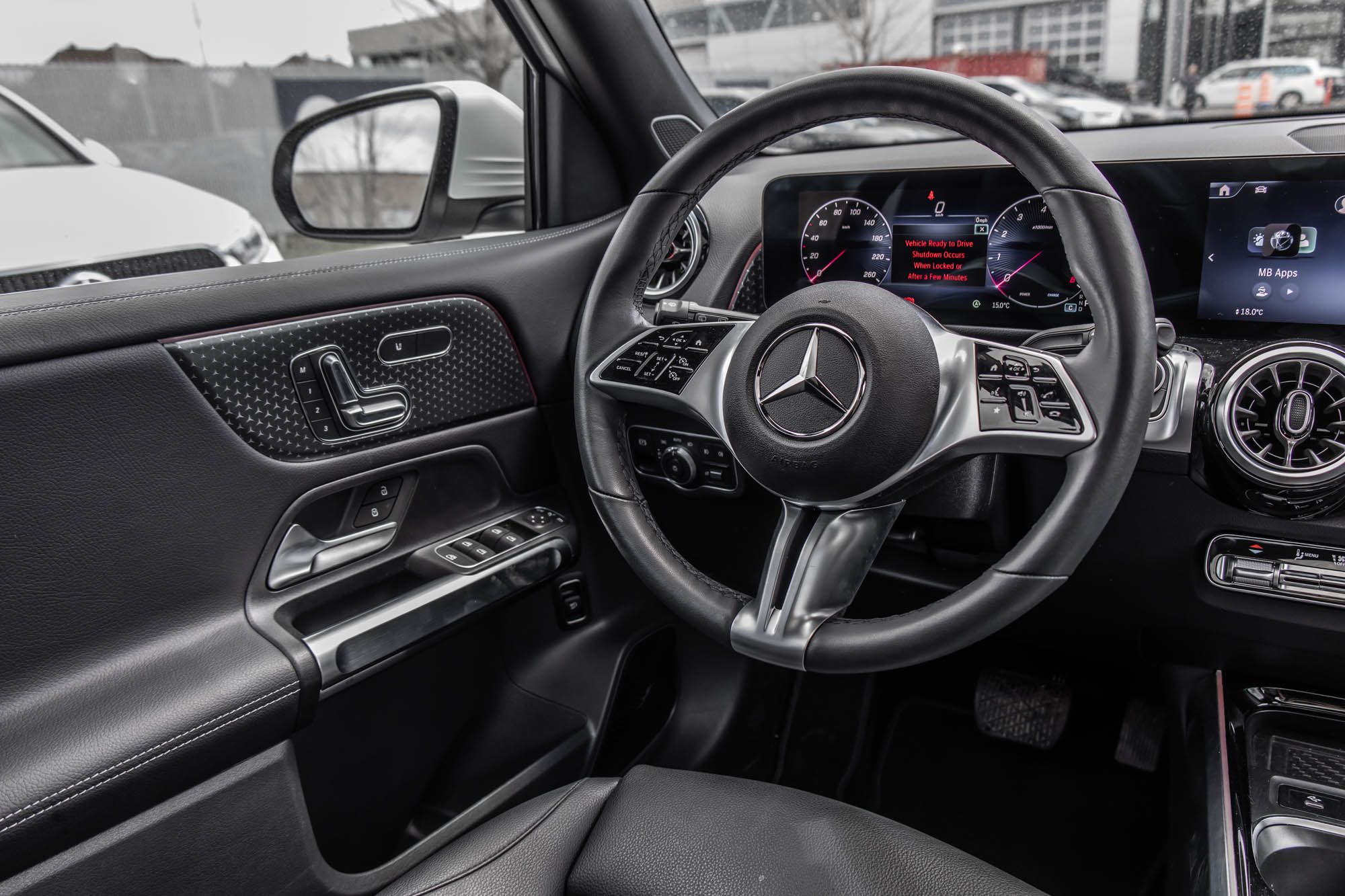 2025 Mercedes-Benz GLB250