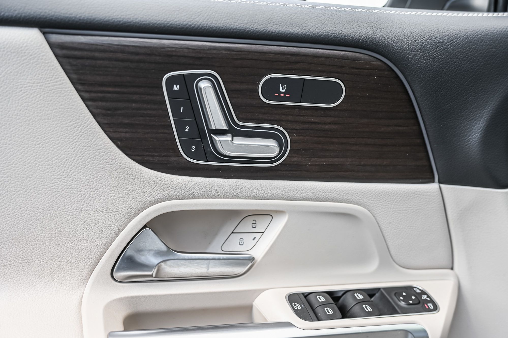 2025 Mercedes-Benz GLB250 in Dollard-des-Ormeaux, Quebec