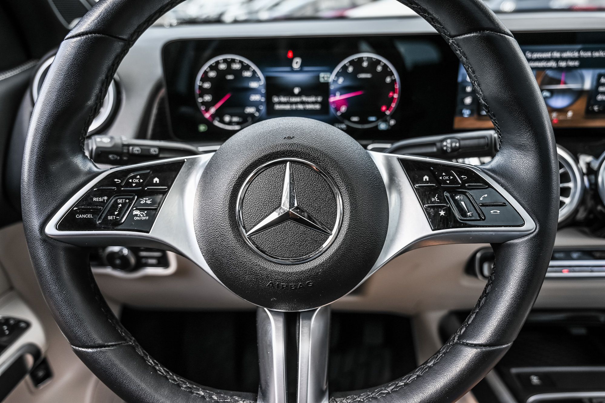 2025 Mercedes-Benz GLB250 in Dollard-des-Ormeaux, Quebec