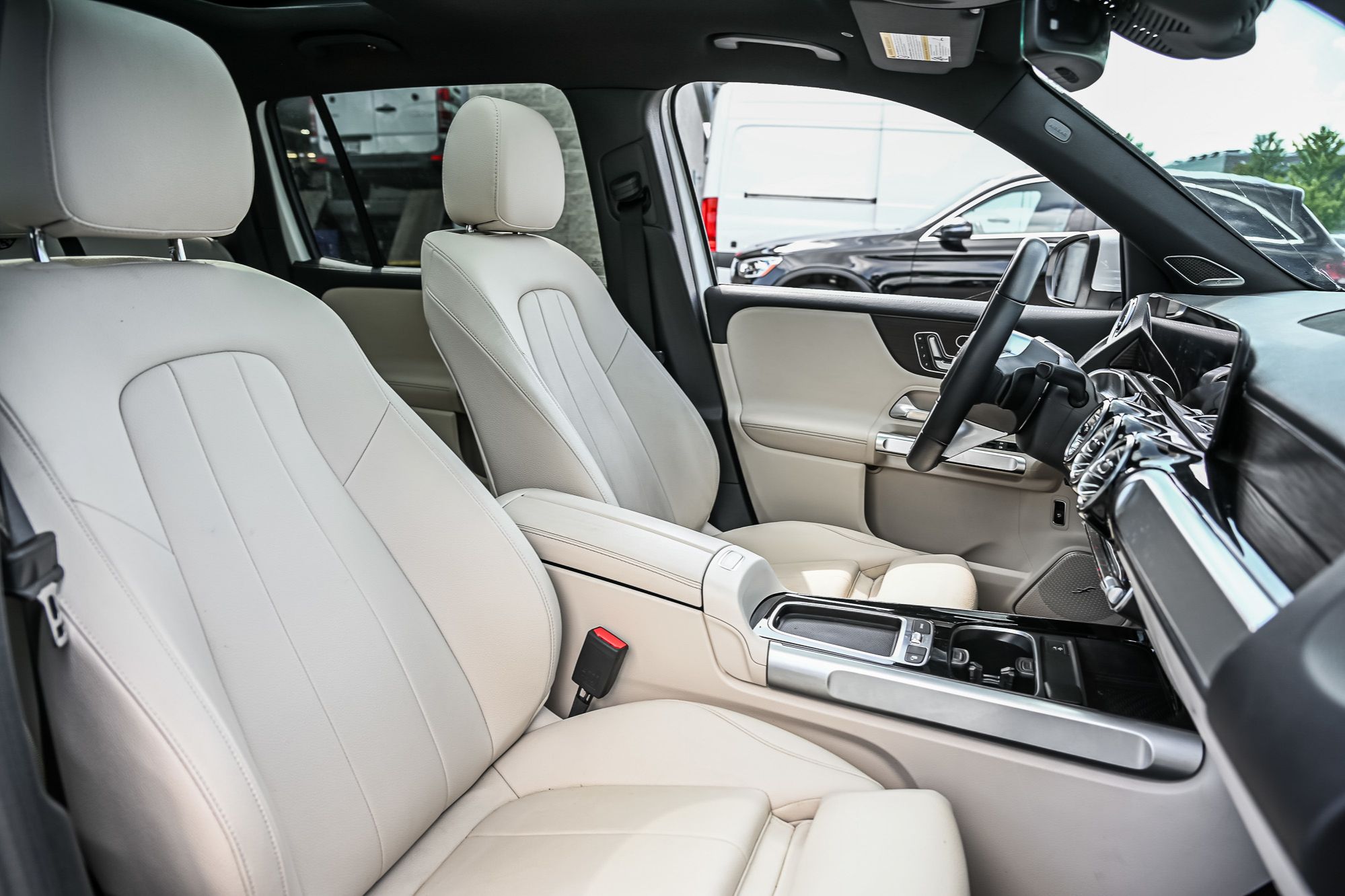 2025 Mercedes-Benz GLB250 in Dollard-des-Ormeaux, Quebec