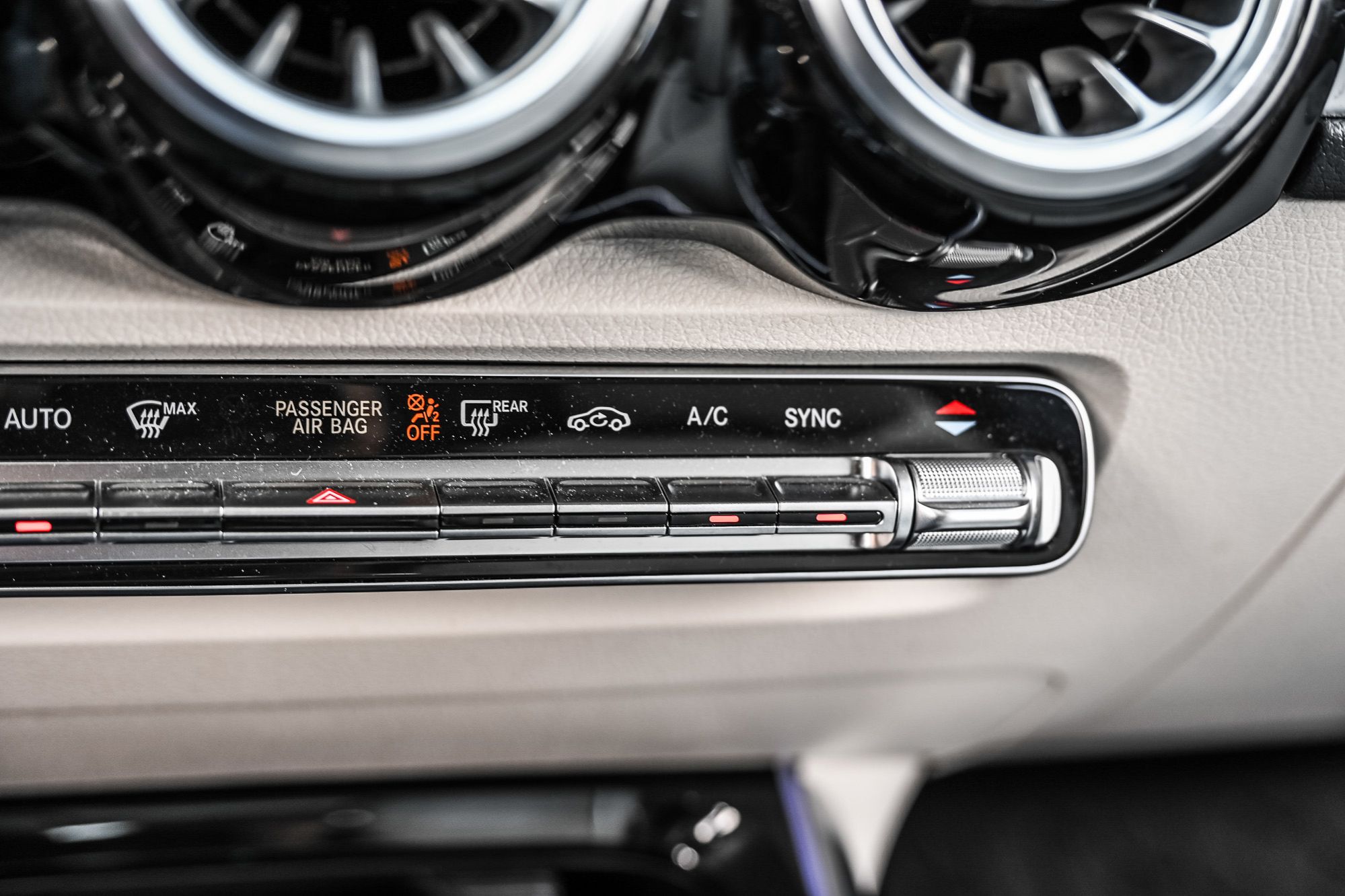 2026 Mercedes-Benz GLB250