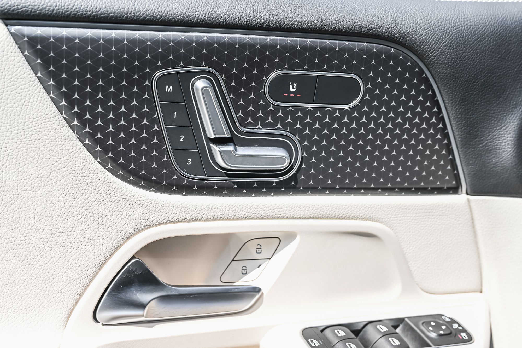 2026 Mercedes-Benz GLB250