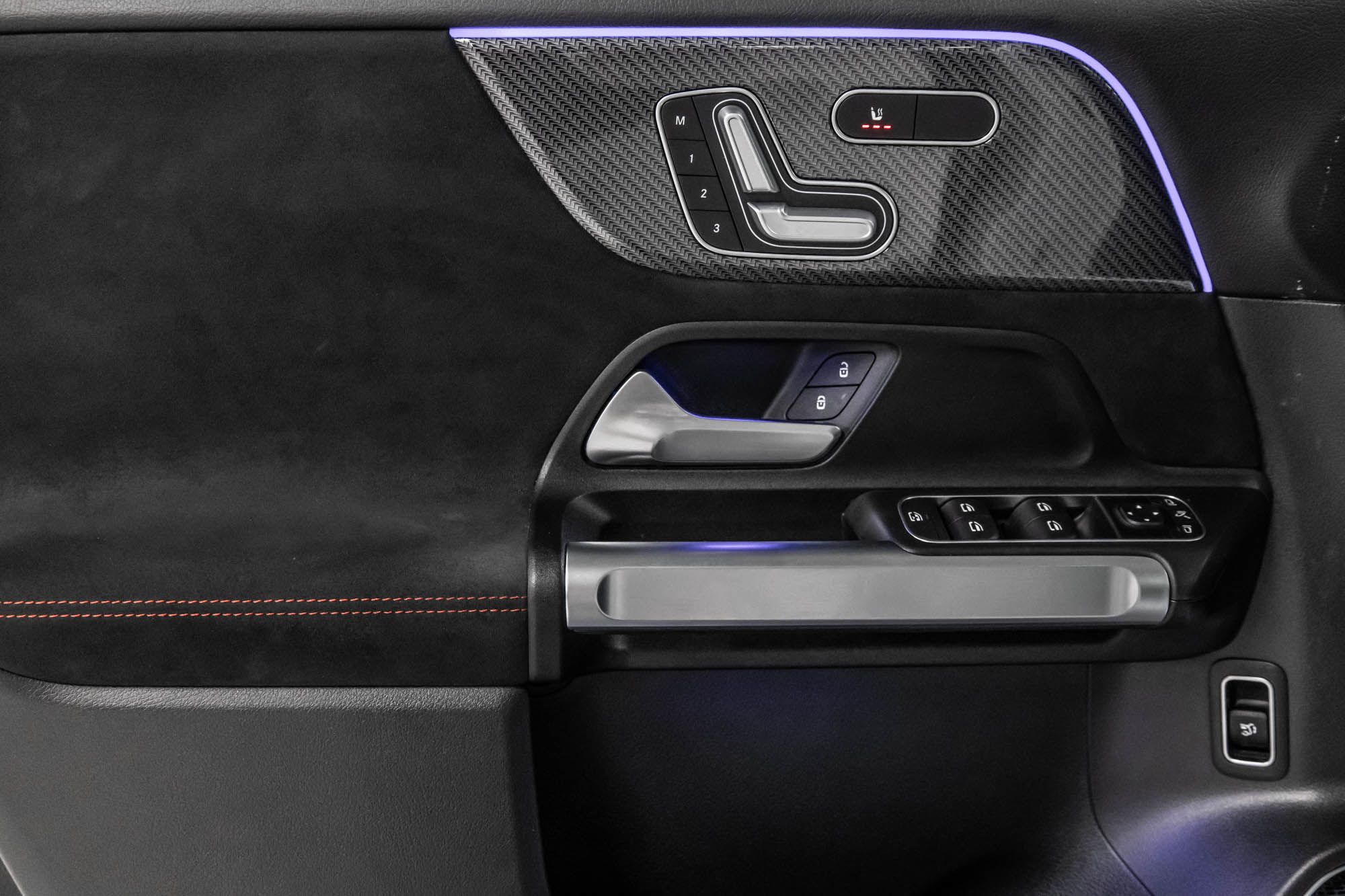 Mercedes-Benz GLB35 AMG  2021