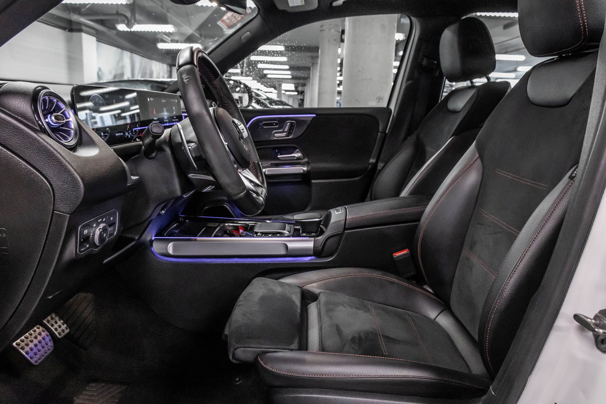 Mercedes-Benz GLB35 AMG  2021