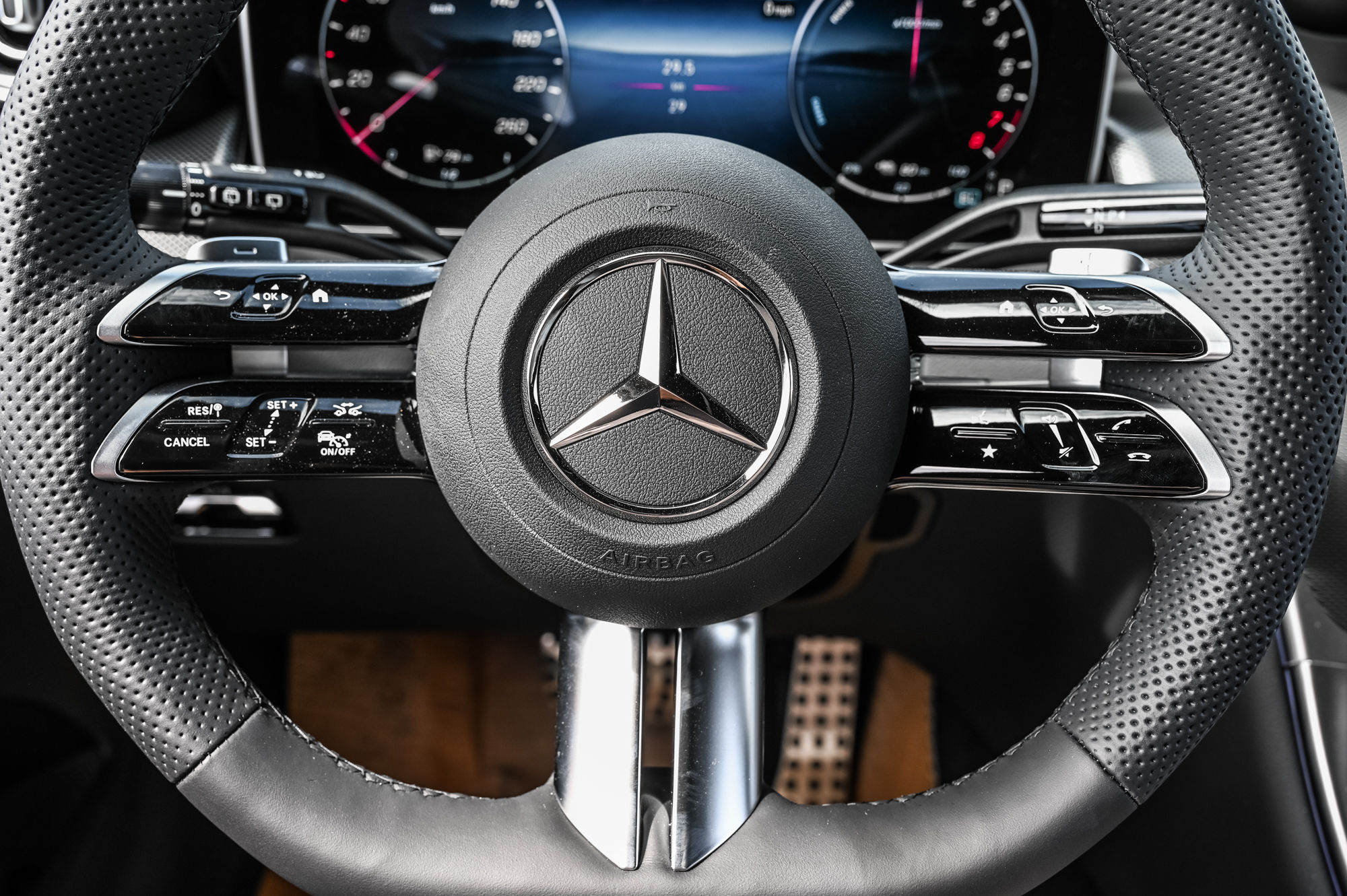 Mercedes-Benz GLC Plug-in Hybrid  2025 à Dollard-des-Ormeaux, Québec