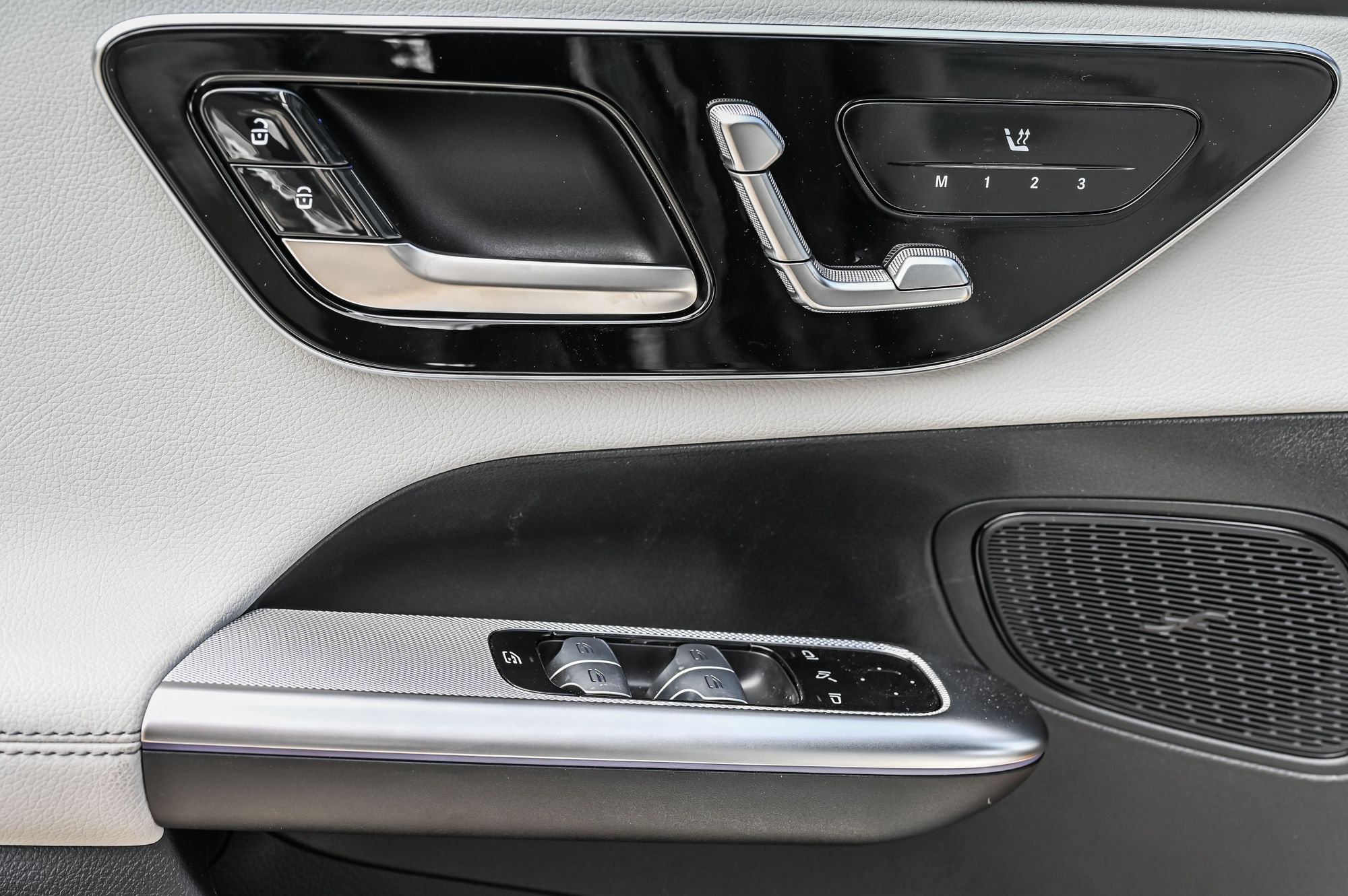 Mercedes-Benz GLC Plug-in Hybrid  2025 à Dollard-des-Ormeaux, Québec