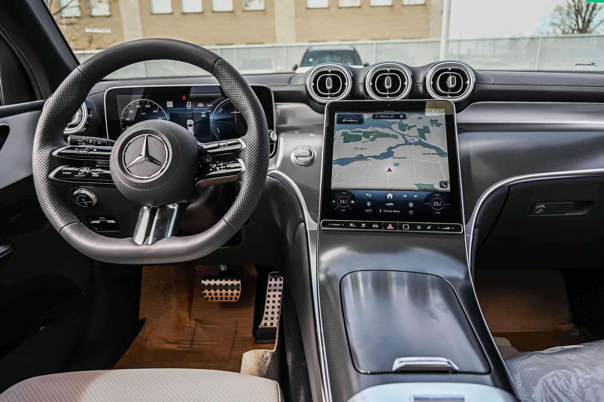 Mercedes-Benz GLC Plug-in Hybrid  2025 à Dollard-des-Ormeaux, Québec