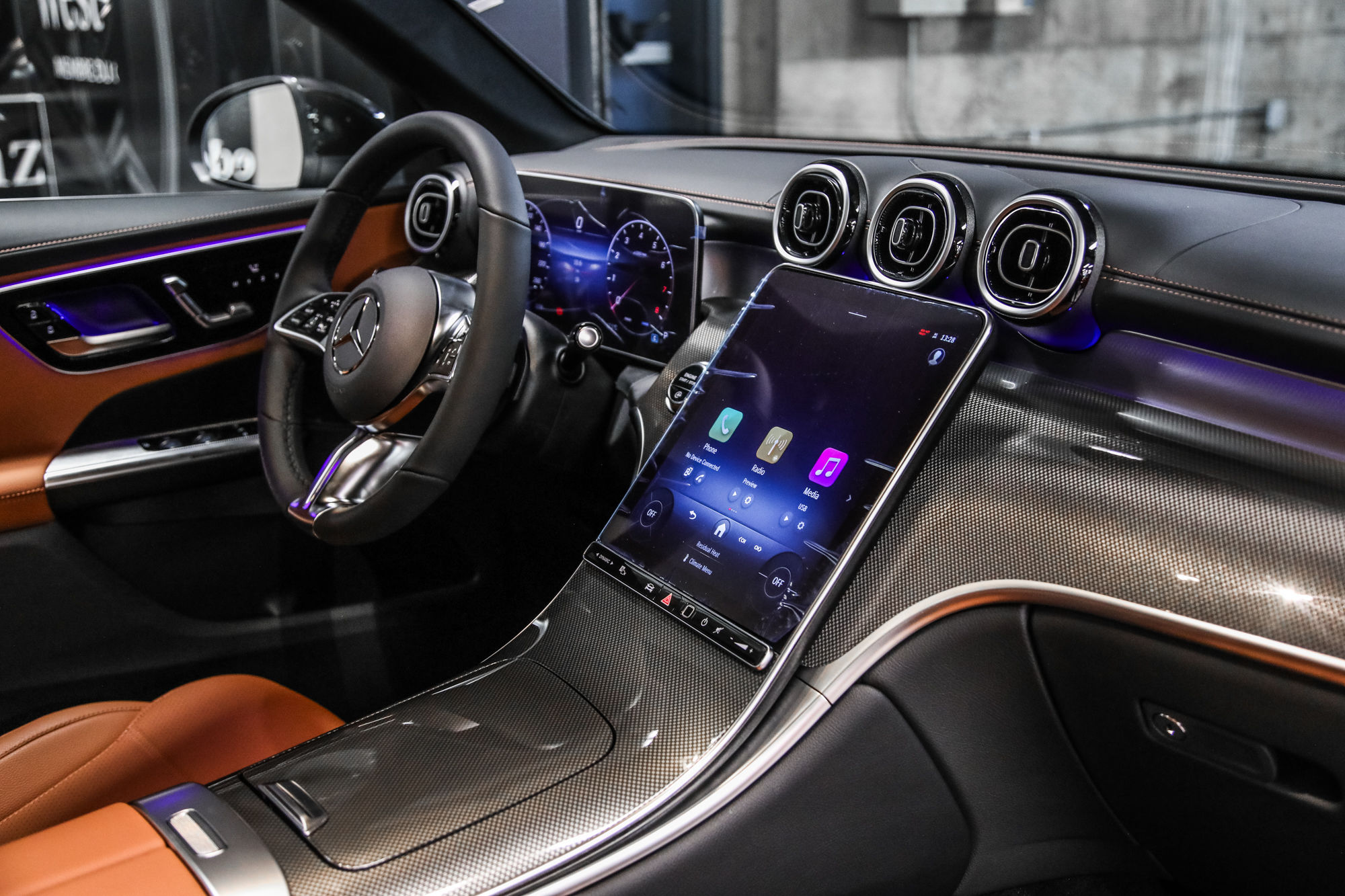 2024 Mercedes-Benz GLC in Dollard-des-Ormeaux, Quebec