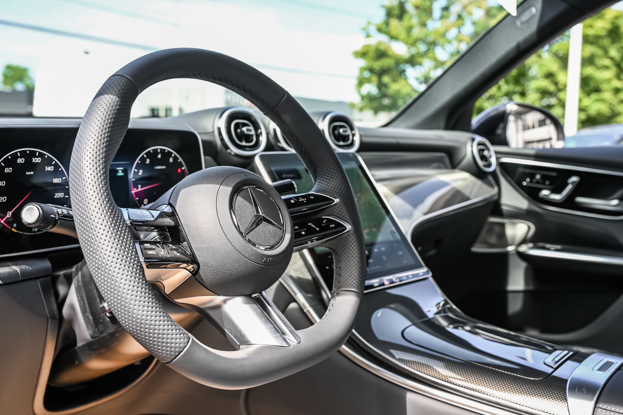 Mercedes-Benz GLC  2025 à Dollard-des-Ormeaux, Québec