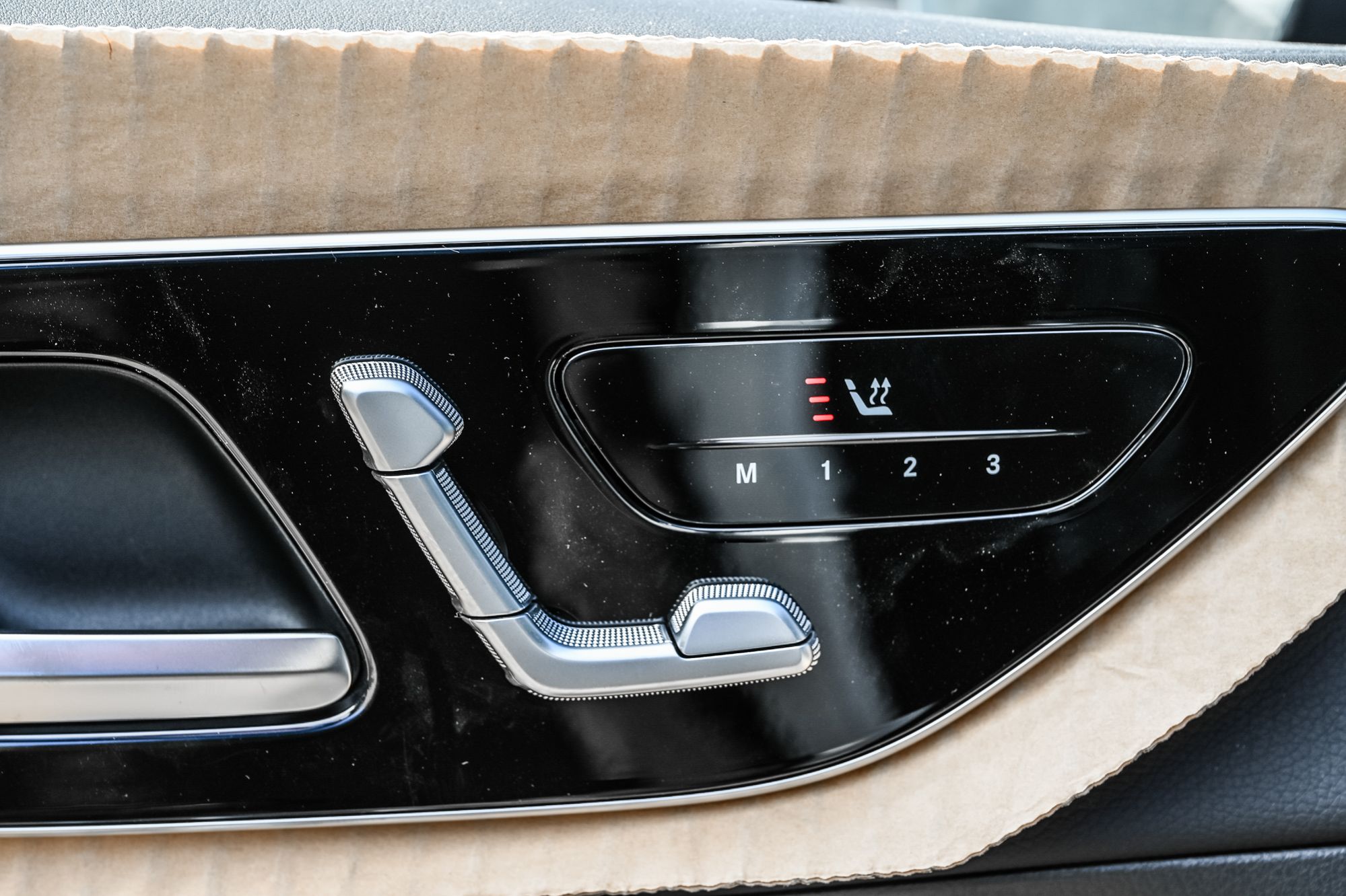 Mercedes-Benz GLC  2025 à Dollard-des-Ormeaux, Québec