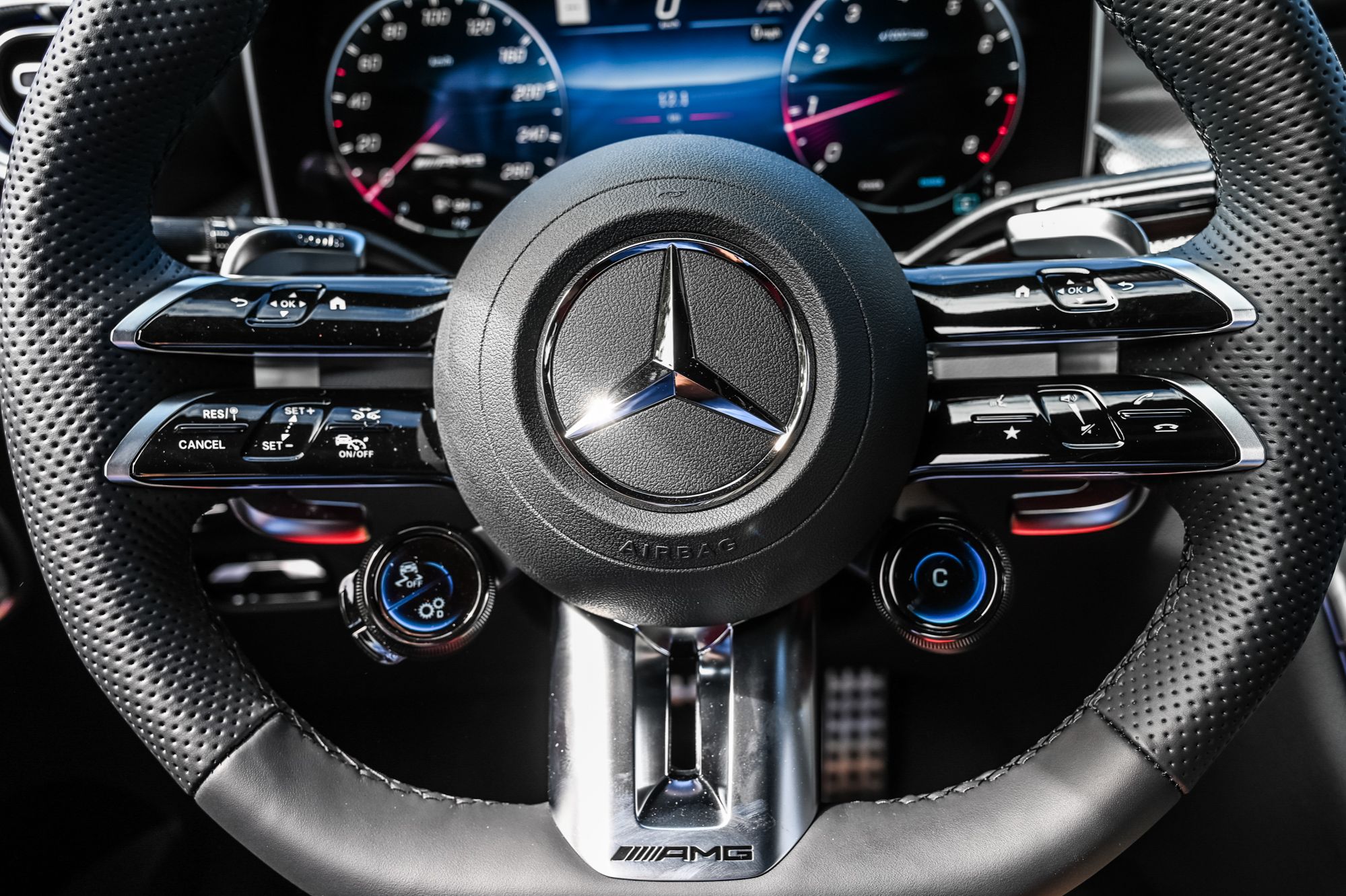 2026 Mercedes-Benz GLC in Dollard-des-Ormeaux, Quebec