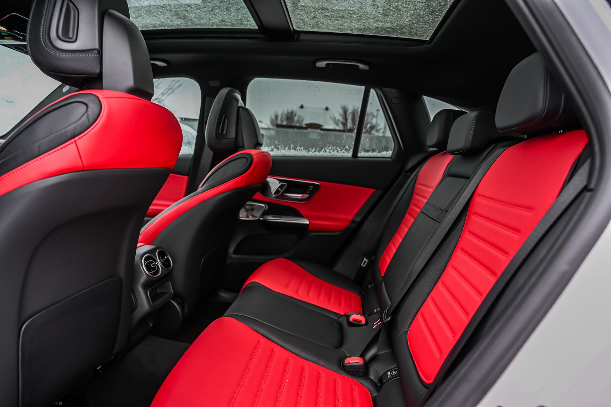 Mercedes-Benz GLC  2026 à Dollard-des-Ormeaux, Québec