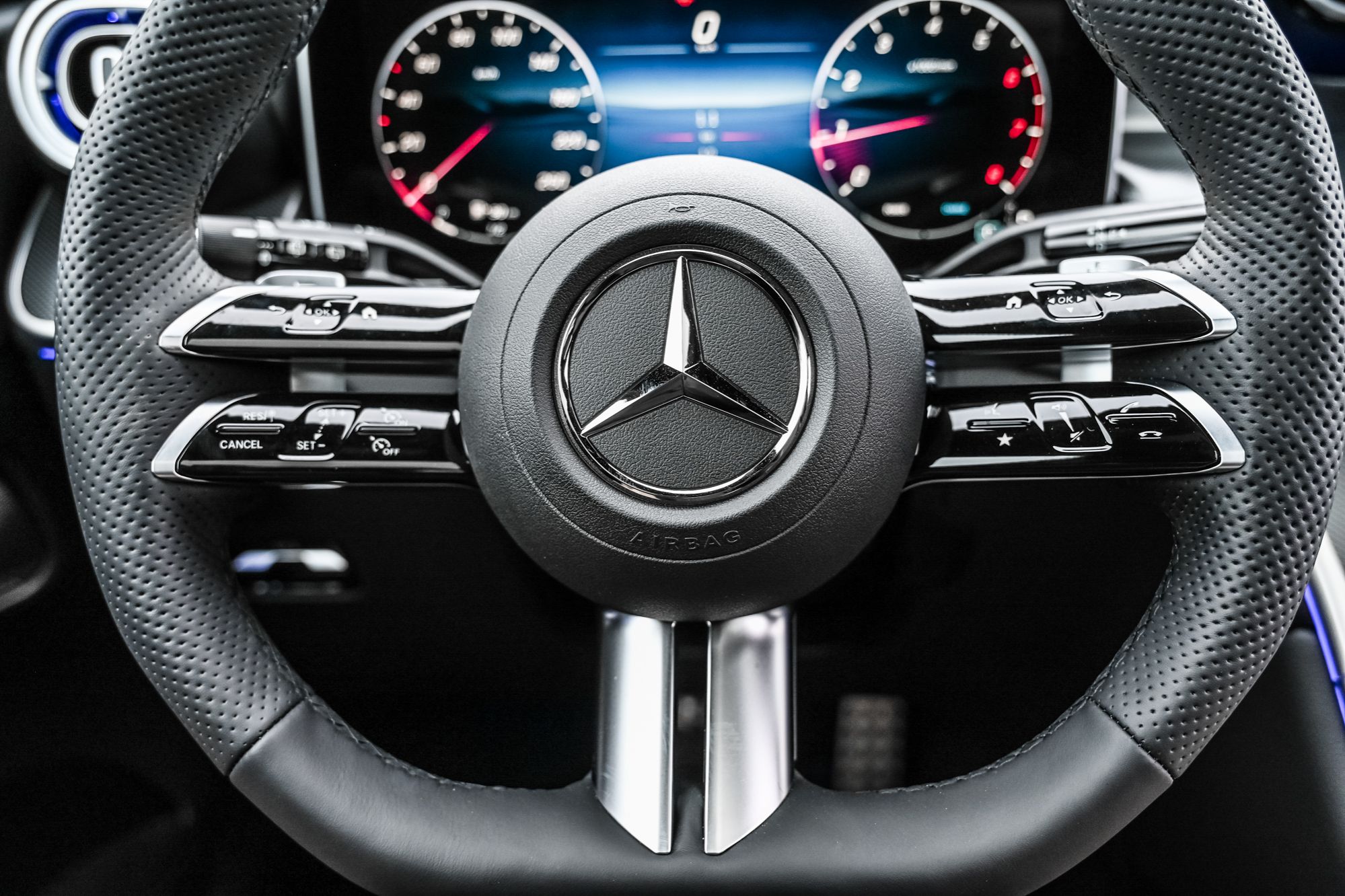 2026 Mercedes-Benz GLC in Dollard-des-Ormeaux, Quebec