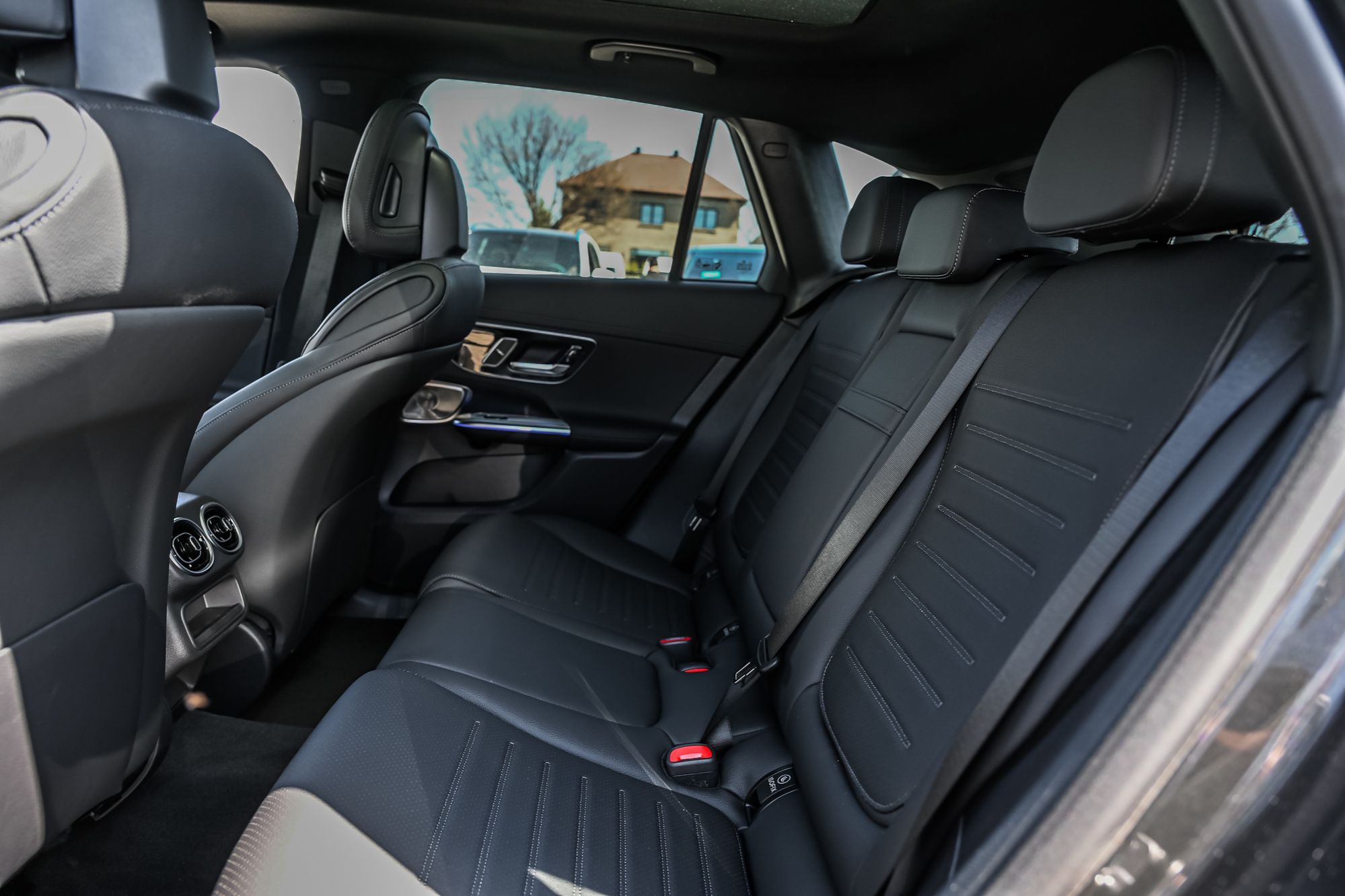 Mercedes-Benz GLC  2026 à Dollard-des-Ormeaux, Québec