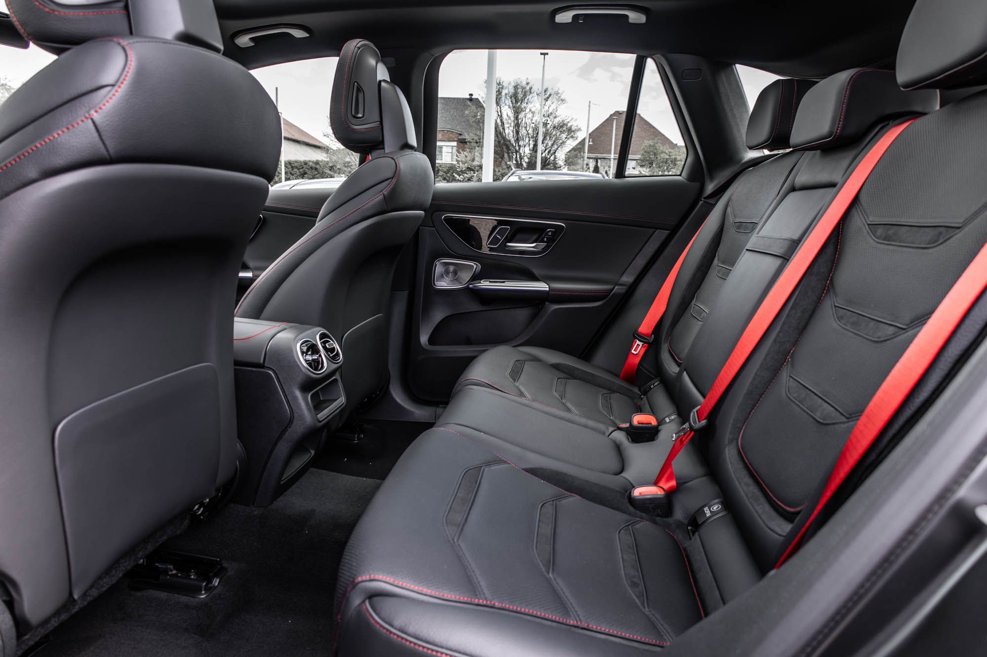 2026 Mercedes-Benz GLC in Dollard-des-Ormeaux, Quebec