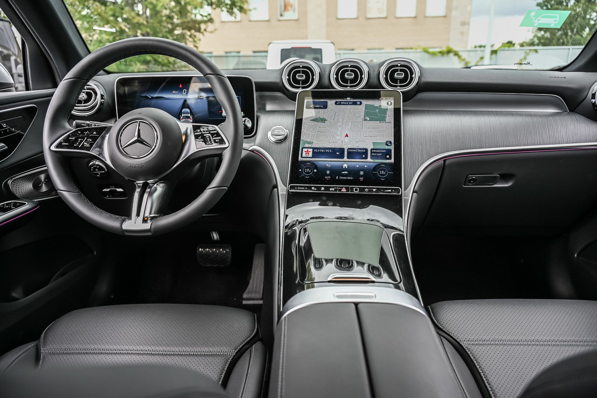 2026 Mercedes-Benz GLC in Dollard-des-Ormeaux, Quebec
