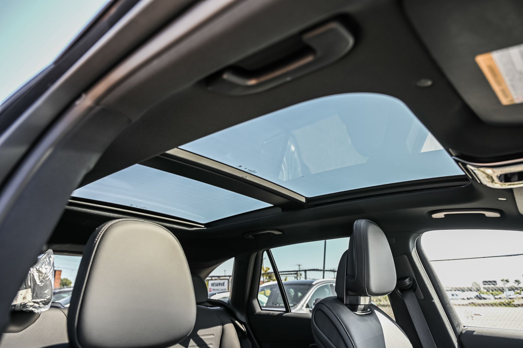 2027 Mercedes-Benz GLC in Dollard-des-Ormeaux, Quebec