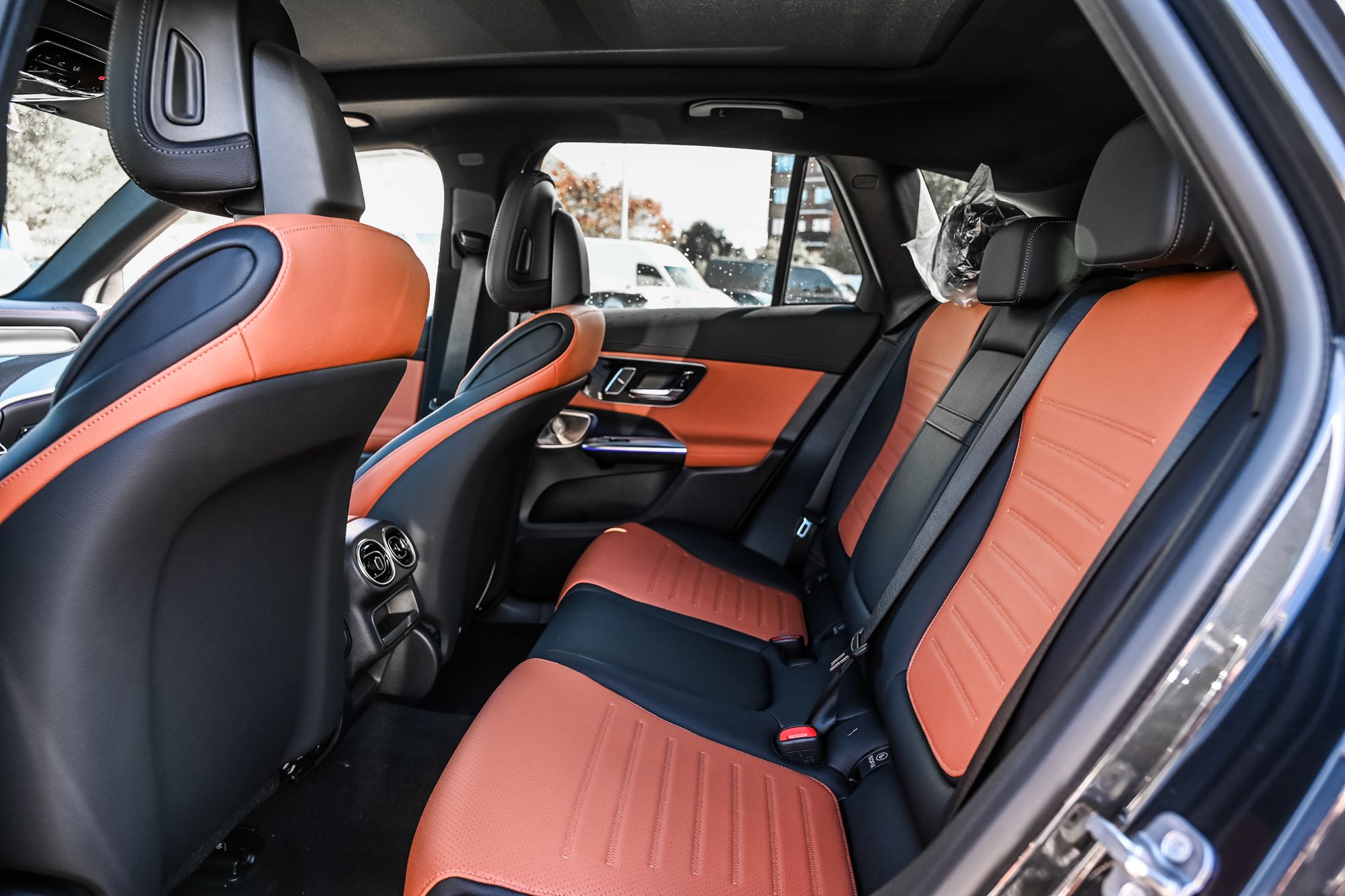 2027 Mercedes-Benz GLC in Dollard-des-Ormeaux, Quebec