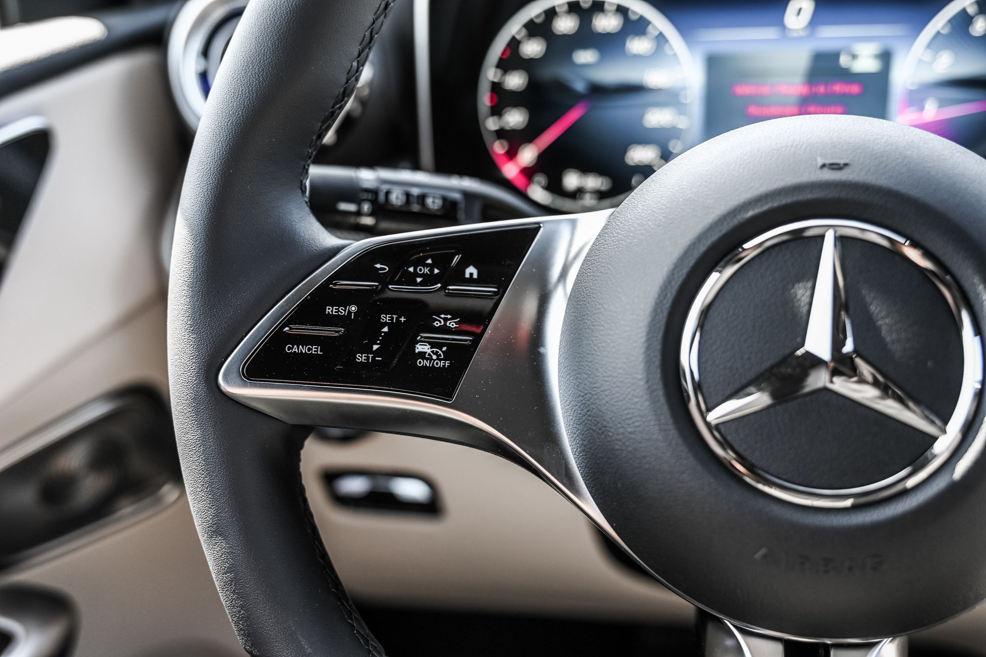 Mercedes-Benz GLC  2027 à Dollard-des-Ormeaux, Québec