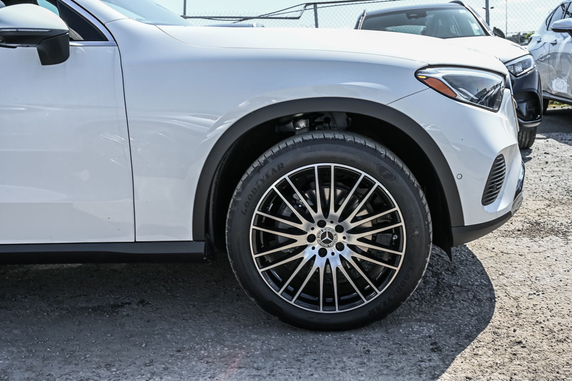 Mercedes-Benz GLC  2027 à Dollard-des-Ormeaux, Québec