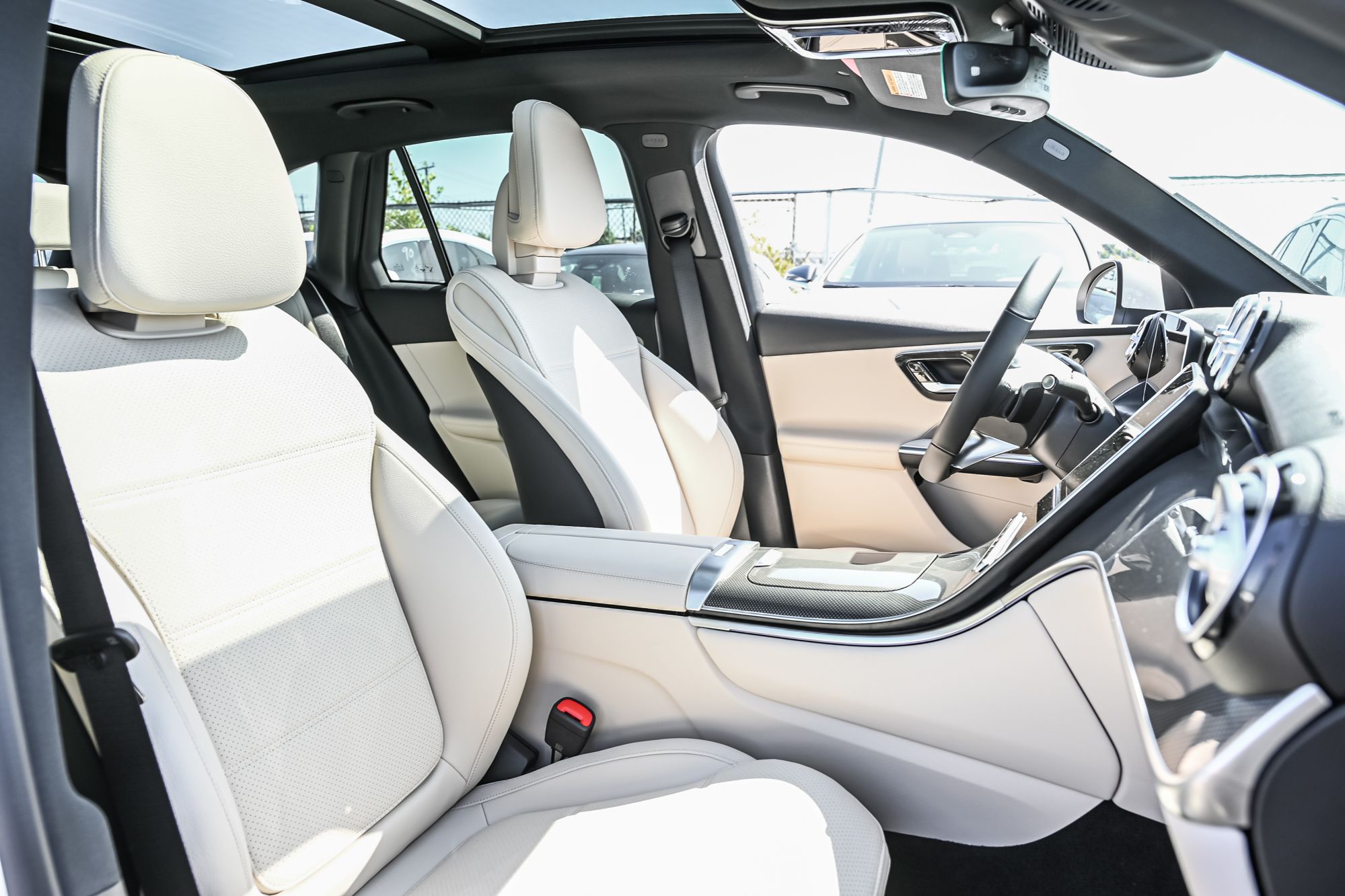 Mercedes-Benz GLC  2027 à Dollard-des-Ormeaux, Québec