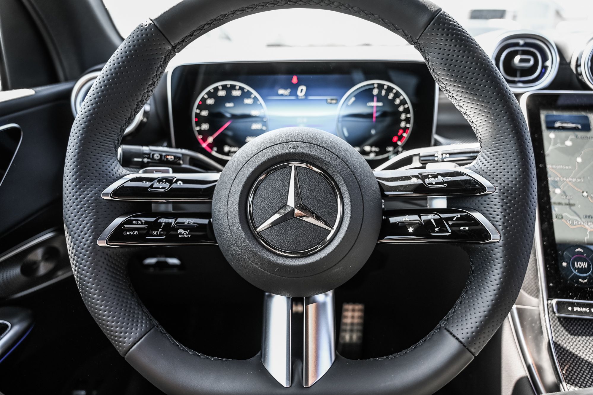 Mercedes-Benz GLC  2027 à Dollard-des-Ormeaux, Québec