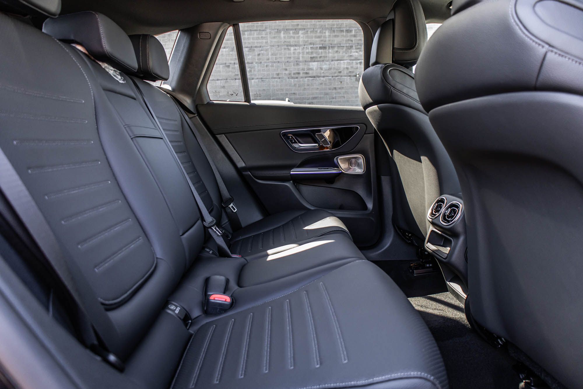 2027 Mercedes-Benz GLC in Dollard-des-Ormeaux, Quebec