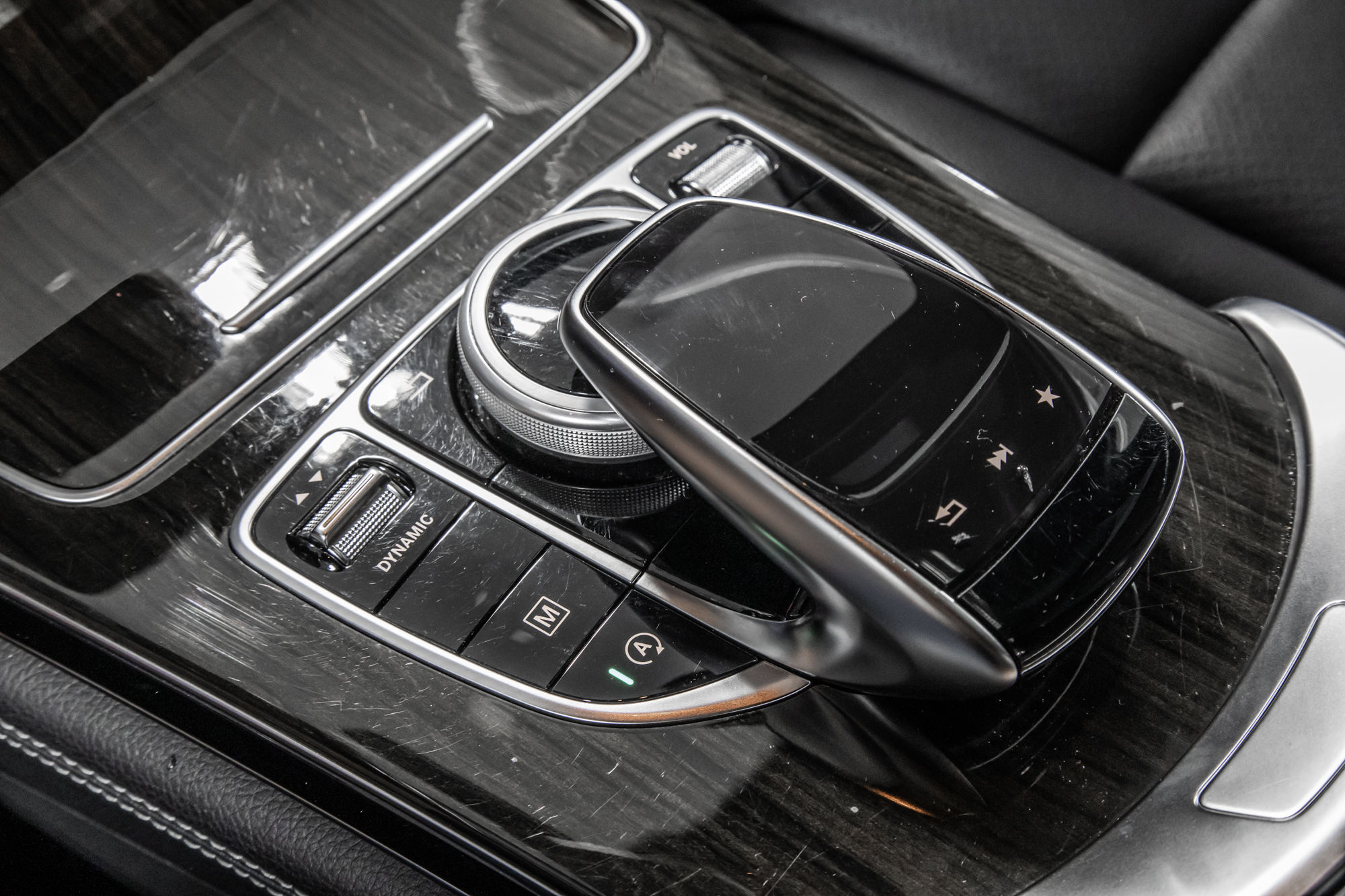 2018 Mercedes-Benz GLC300 in Dollard-des-Ormeaux, Quebec