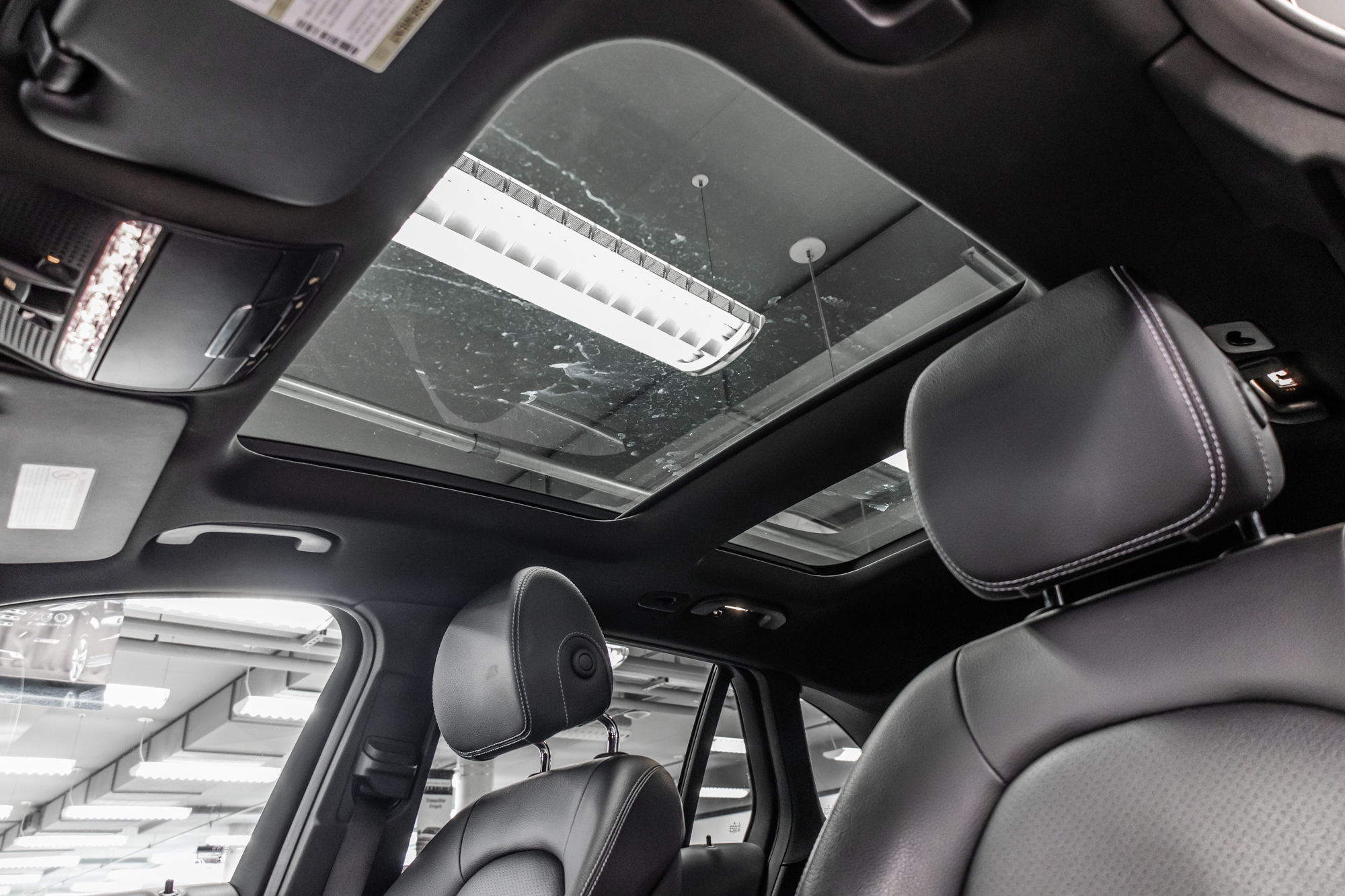 2018 Mercedes-Benz GLC300 in Dollard-des-Ormeaux, Quebec