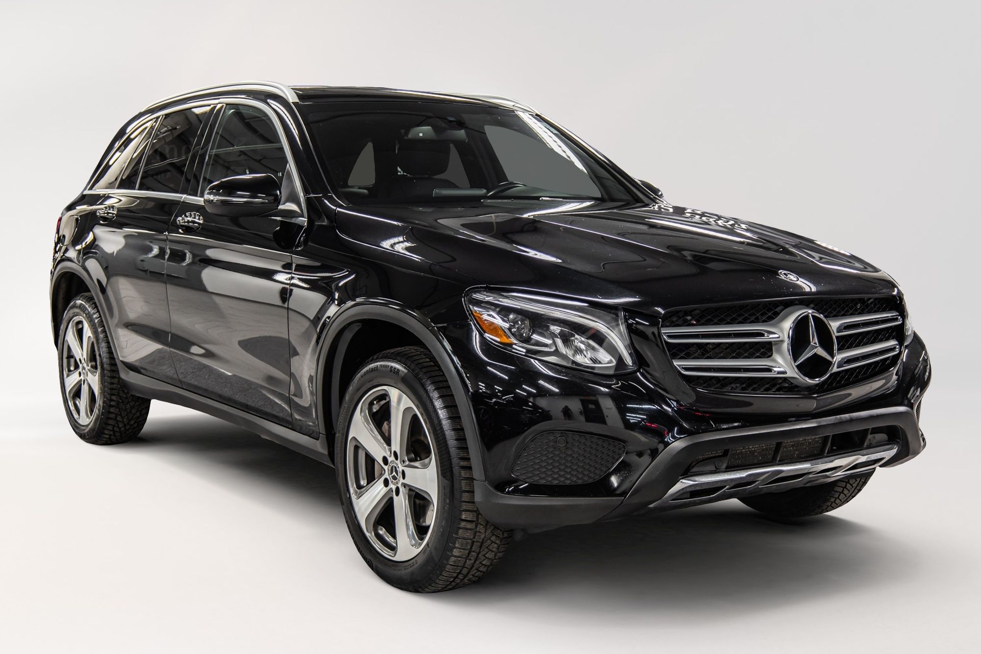2018 Mercedes-Benz GLC300 in Dollard-des-Ormeaux, Quebec