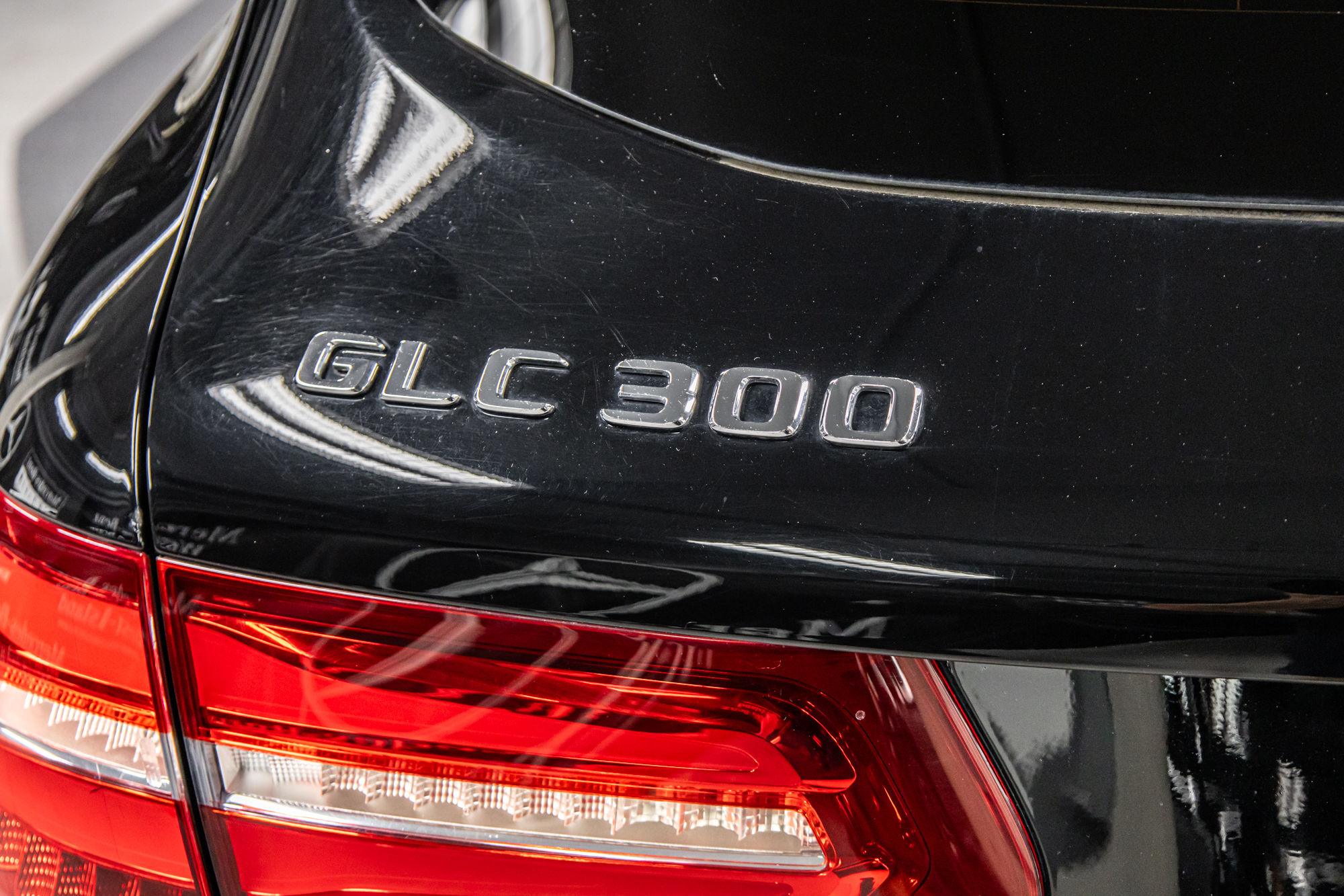 2018 Mercedes-Benz GLC300 in Dollard-des-Ormeaux, Quebec