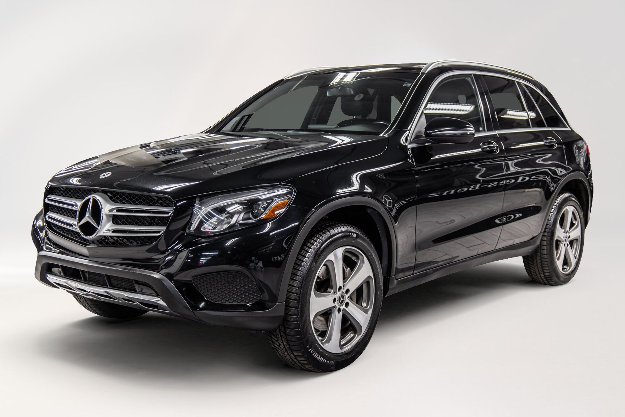 2018 Mercedes-Benz GLC300 in Dollard-des-Ormeaux, Quebec