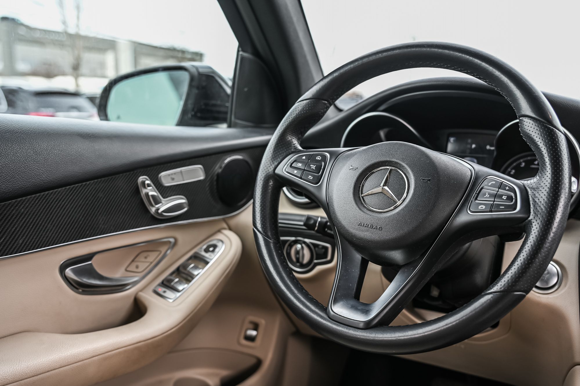 Mercedes-Benz GLC300  2018 à Dollard-des-Ormeaux, Québec