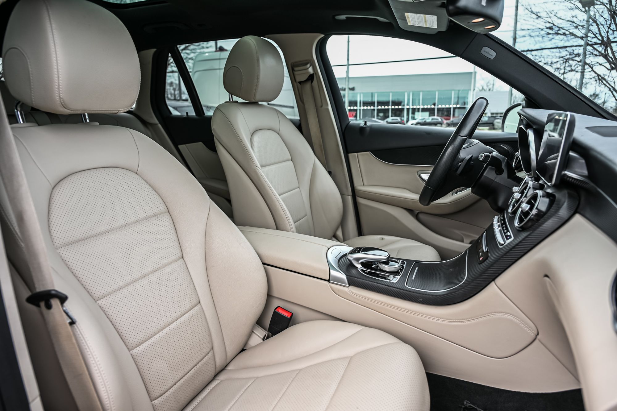 Mercedes-Benz GLC300  2018 à Dollard-des-Ormeaux, Québec