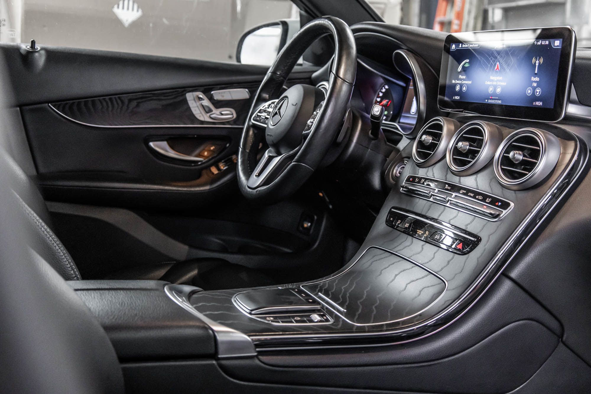 Mercedes-Benz GLC300  2021 à Dollard-des-Ormeaux, Québec