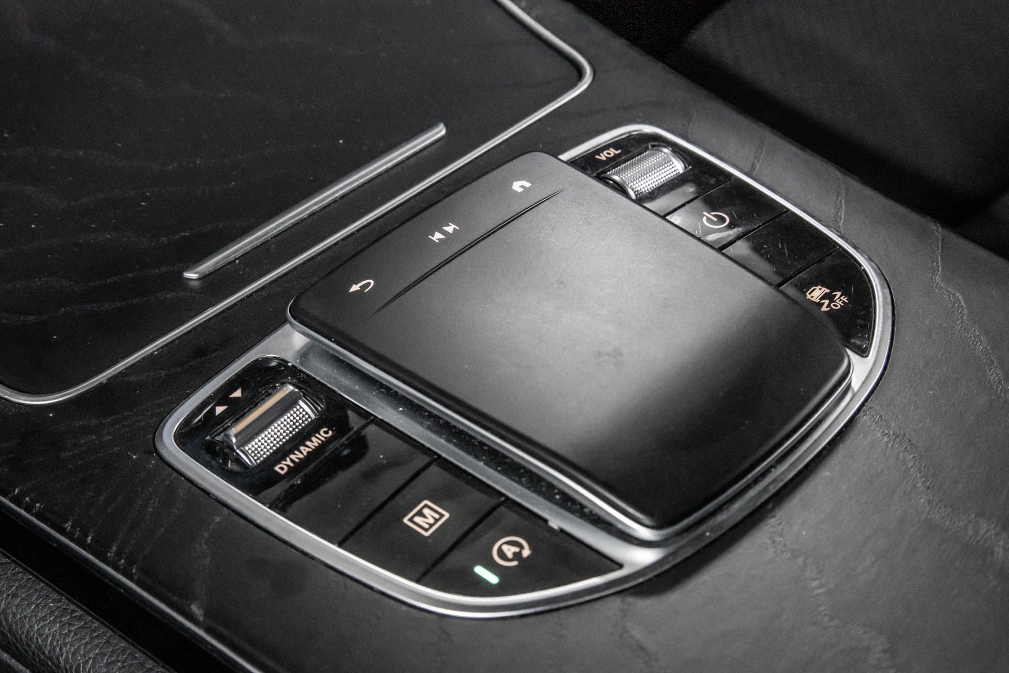 Mercedes-Benz GLC300  2021 à Dollard-des-Ormeaux, Québec