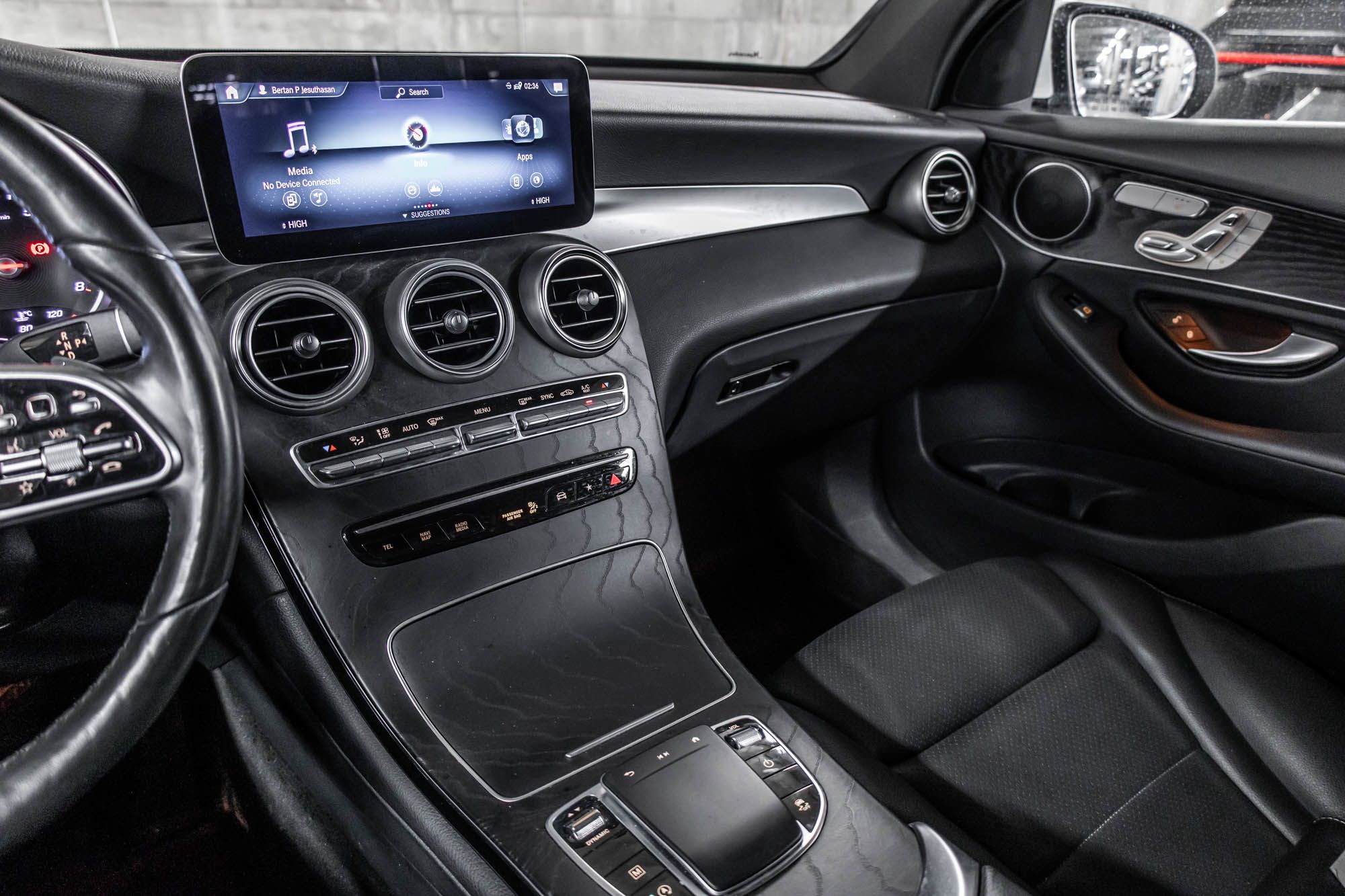 Mercedes-Benz GLC300  2021 à Dollard-des-Ormeaux, Québec