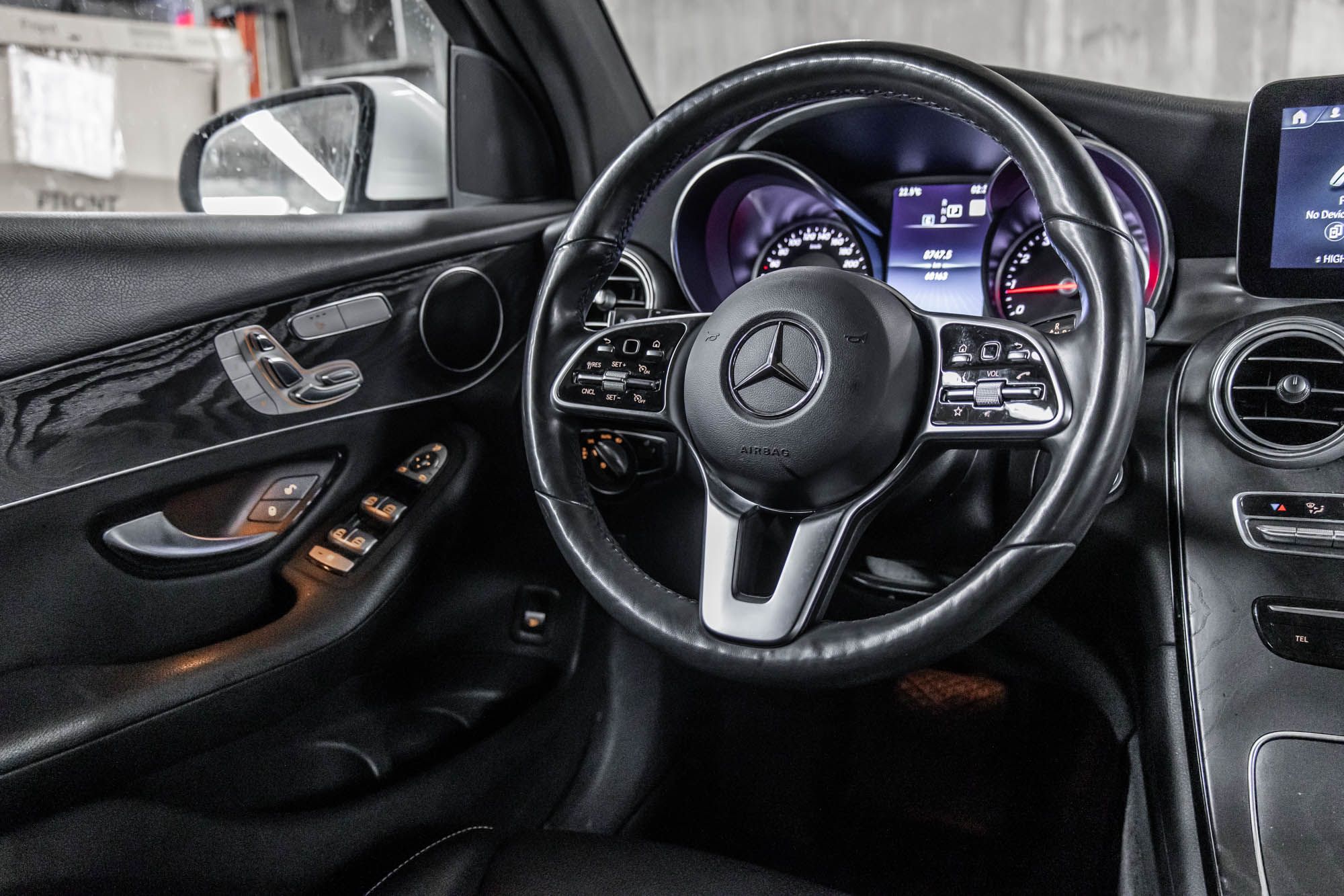 Mercedes-Benz GLC300  2021 à Dollard-des-Ormeaux, Québec