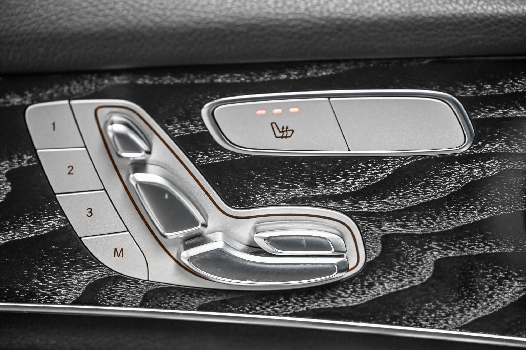 Mercedes-Benz GLC300  2022 à Dollard-des-Ormeaux, Québec