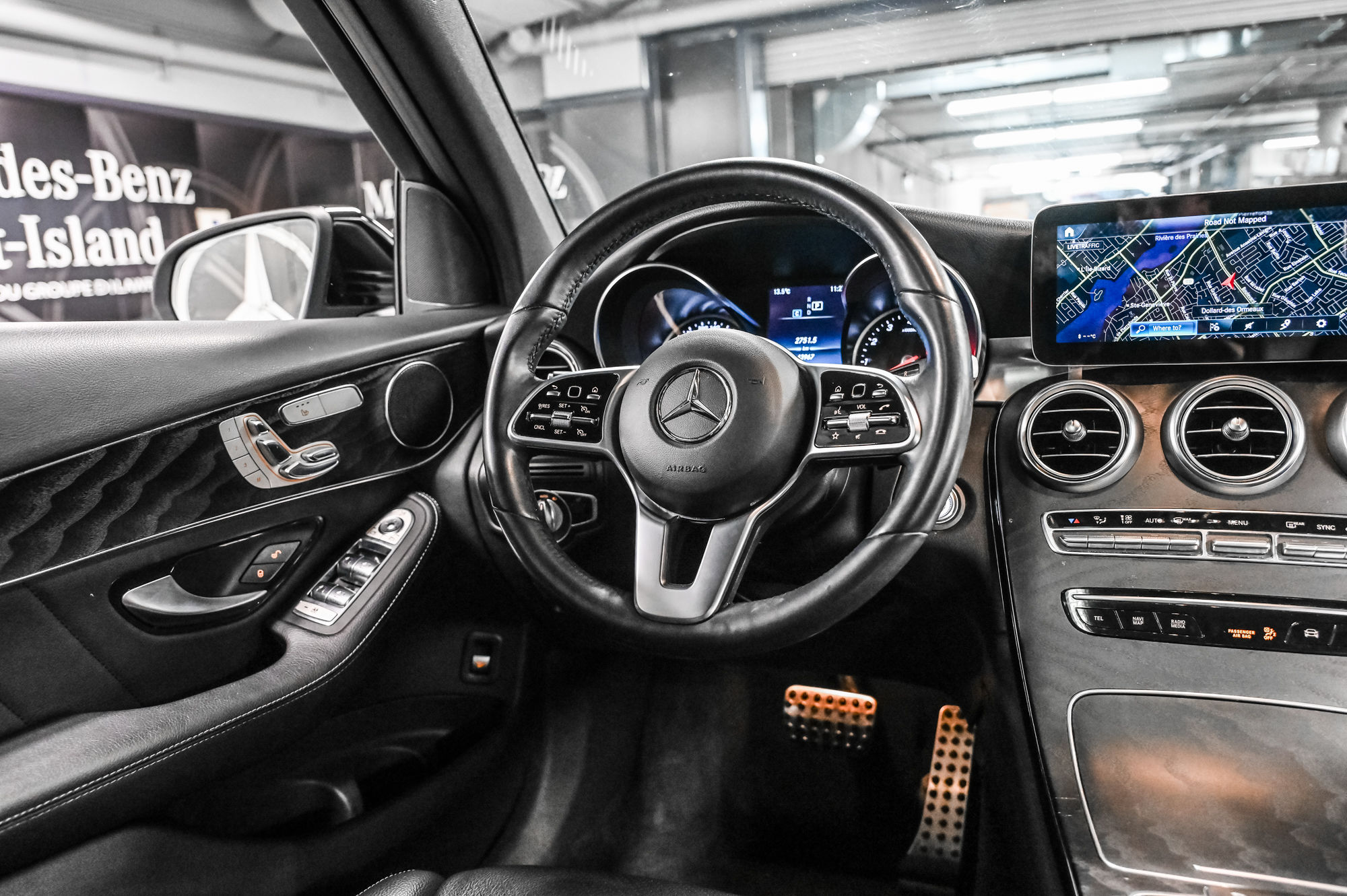 Mercedes-Benz GLC300  2022 à Dollard-des-Ormeaux, Québec