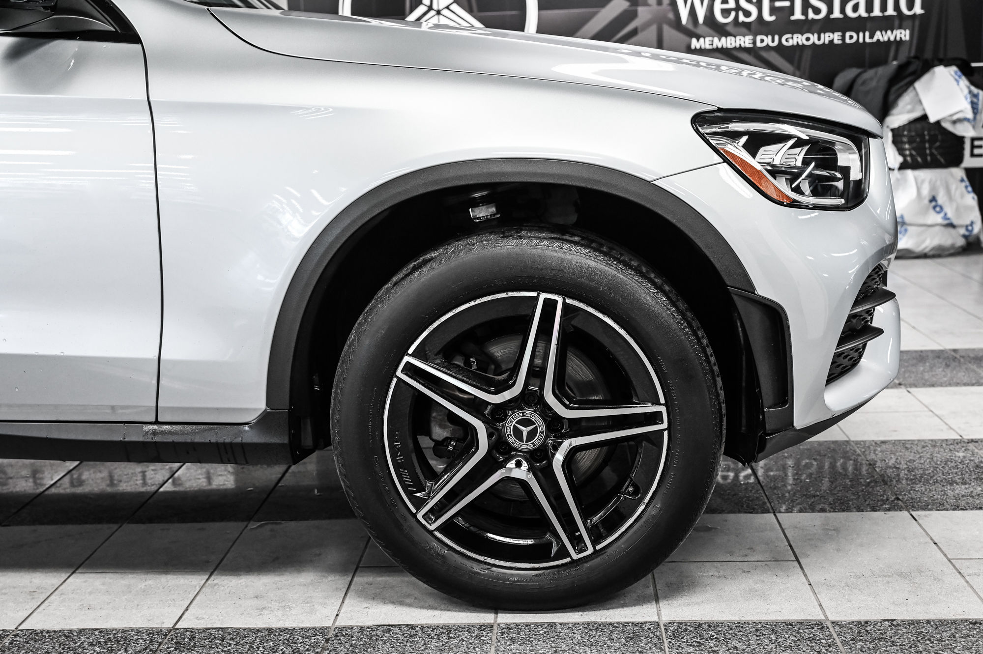 Mercedes-Benz GLC300  2022 à Dollard-des-Ormeaux, Québec