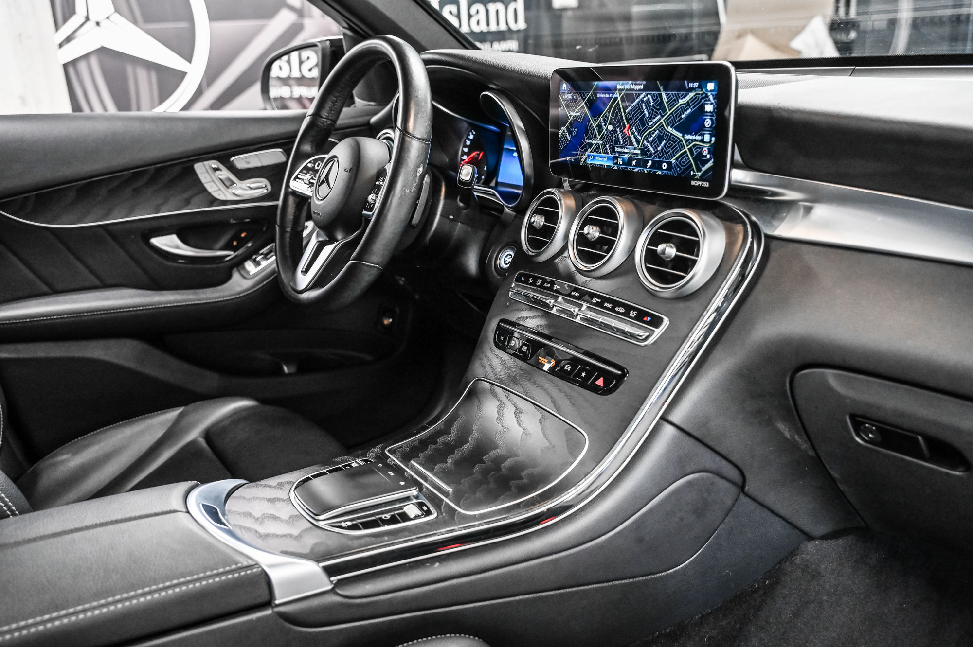 Mercedes-Benz GLC300  2022 à Dollard-des-Ormeaux, Québec